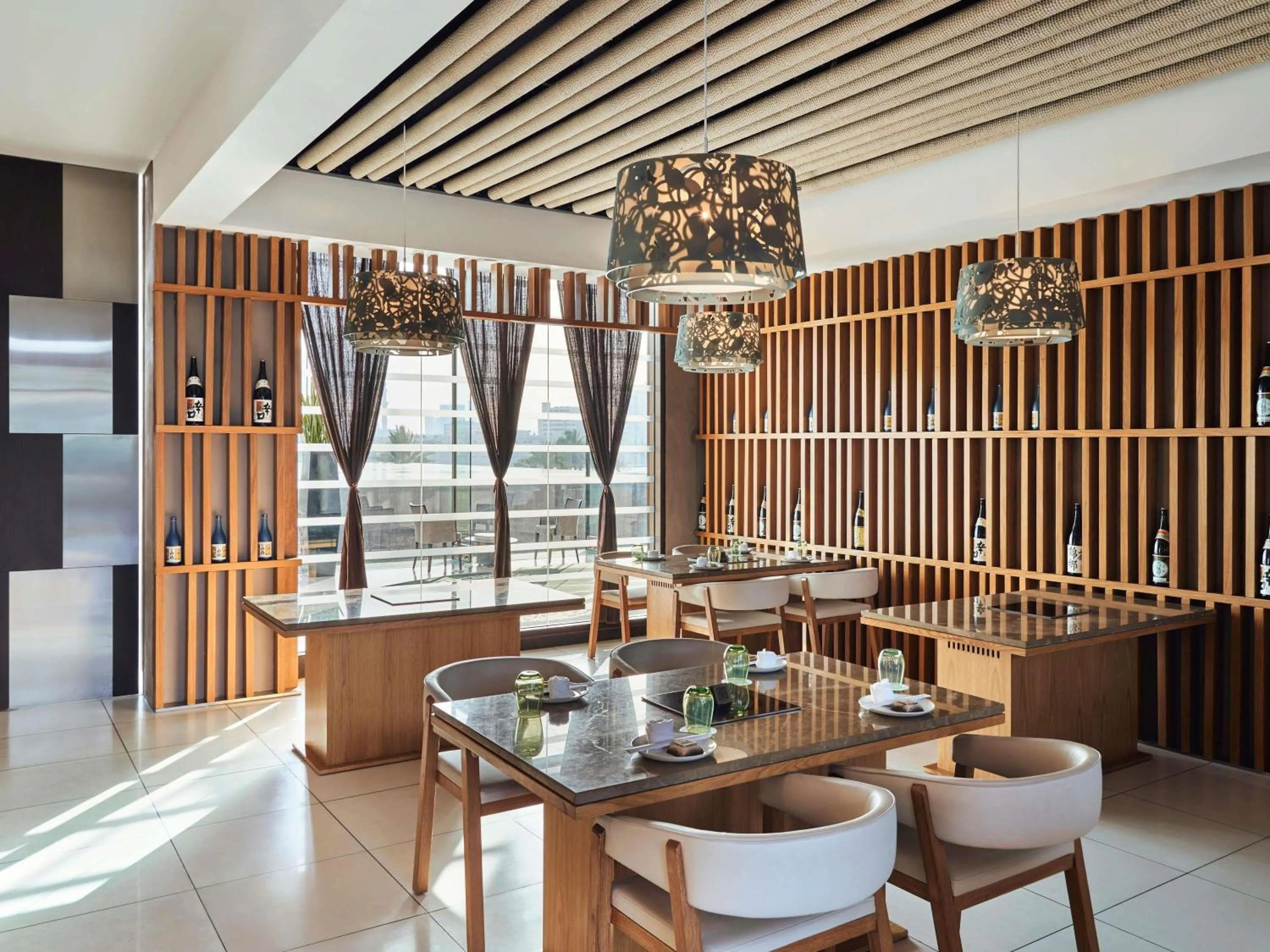 Restaurant/places to eat in Fairmont Bab Al Bahr