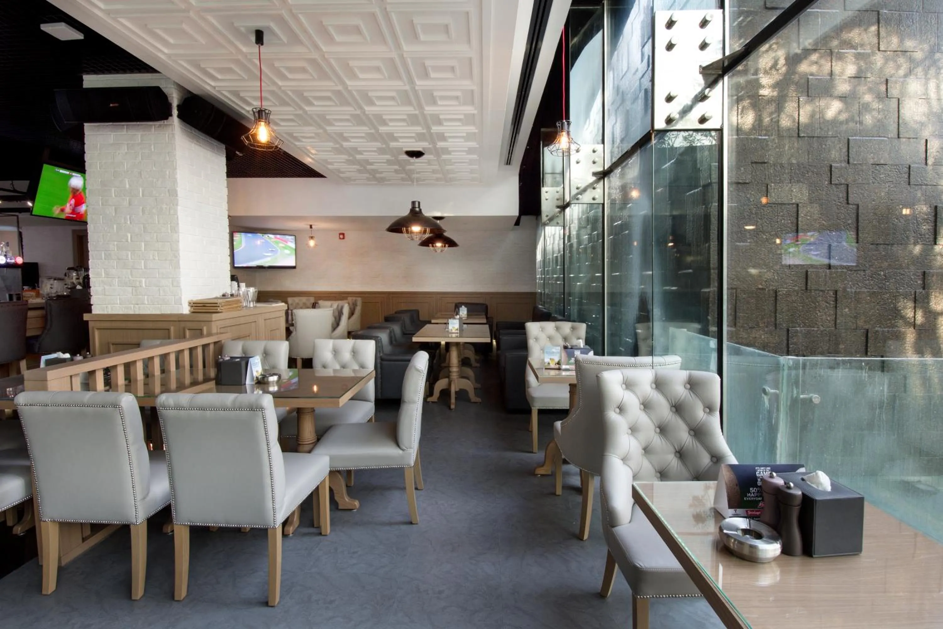 Restaurant/places to eat in Fairmont Bab Al Bahr