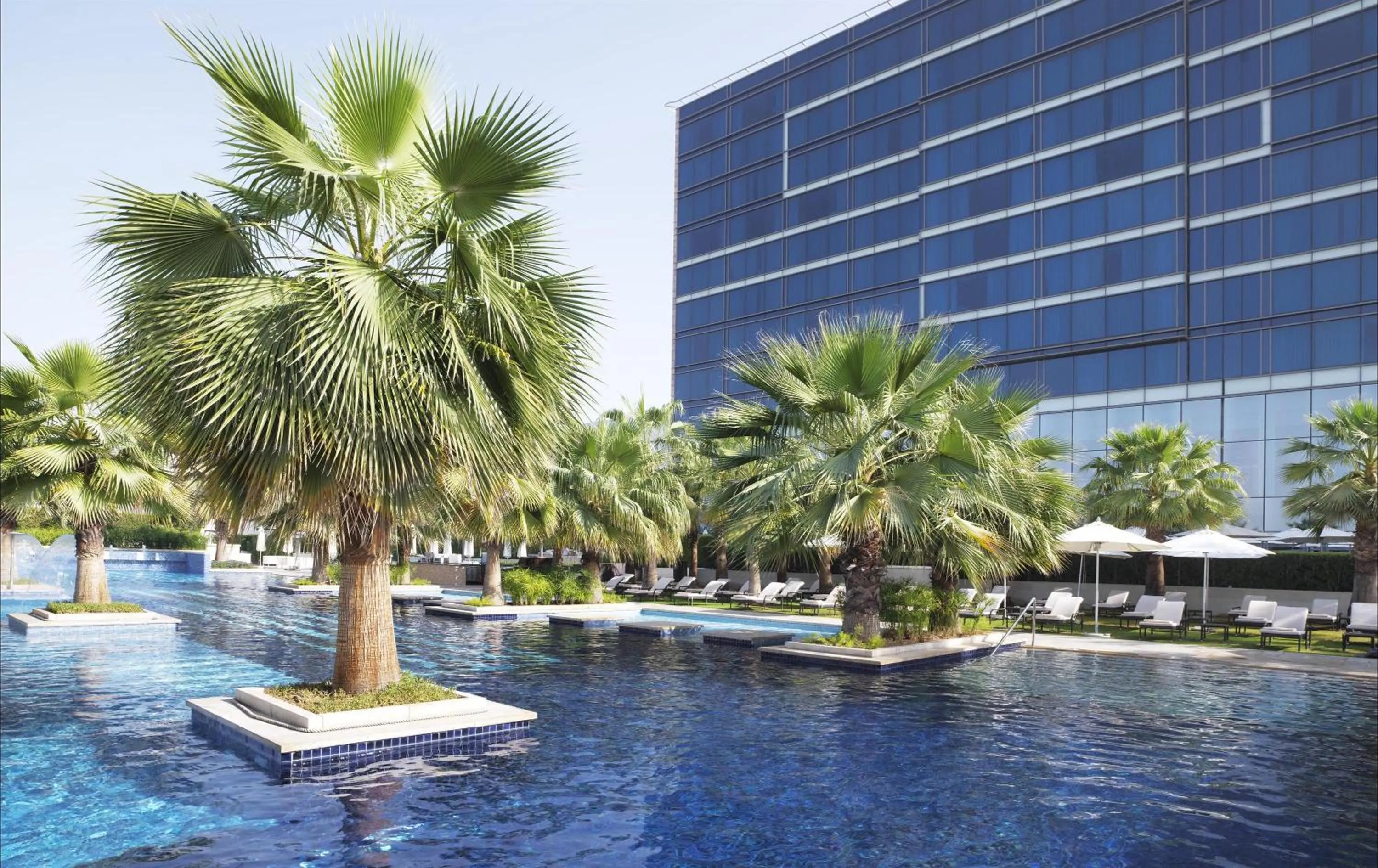 Swimming pool in Fairmont Bab Al Bahr