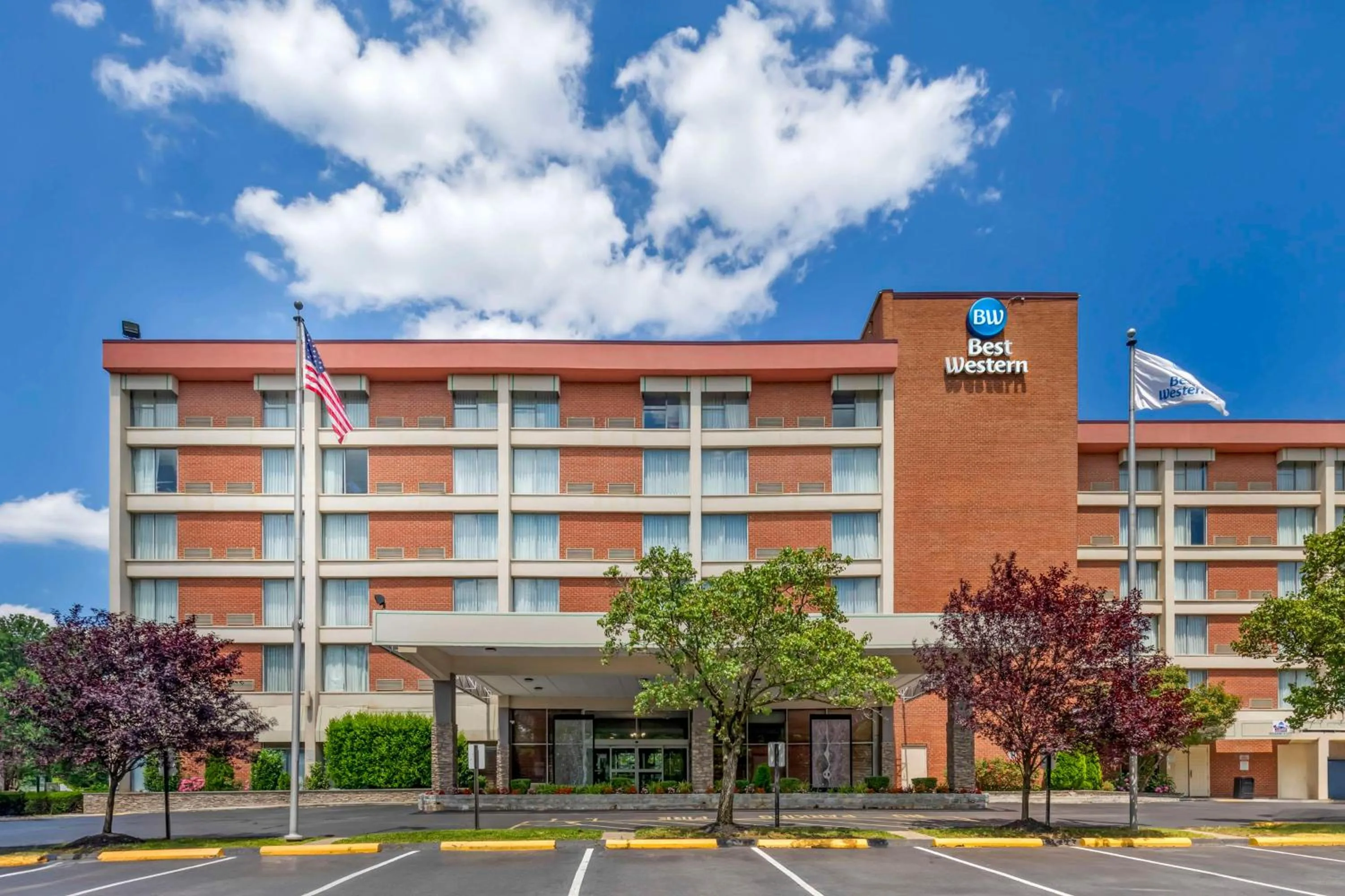Property building in Best Western Capital Beltway Washington DC