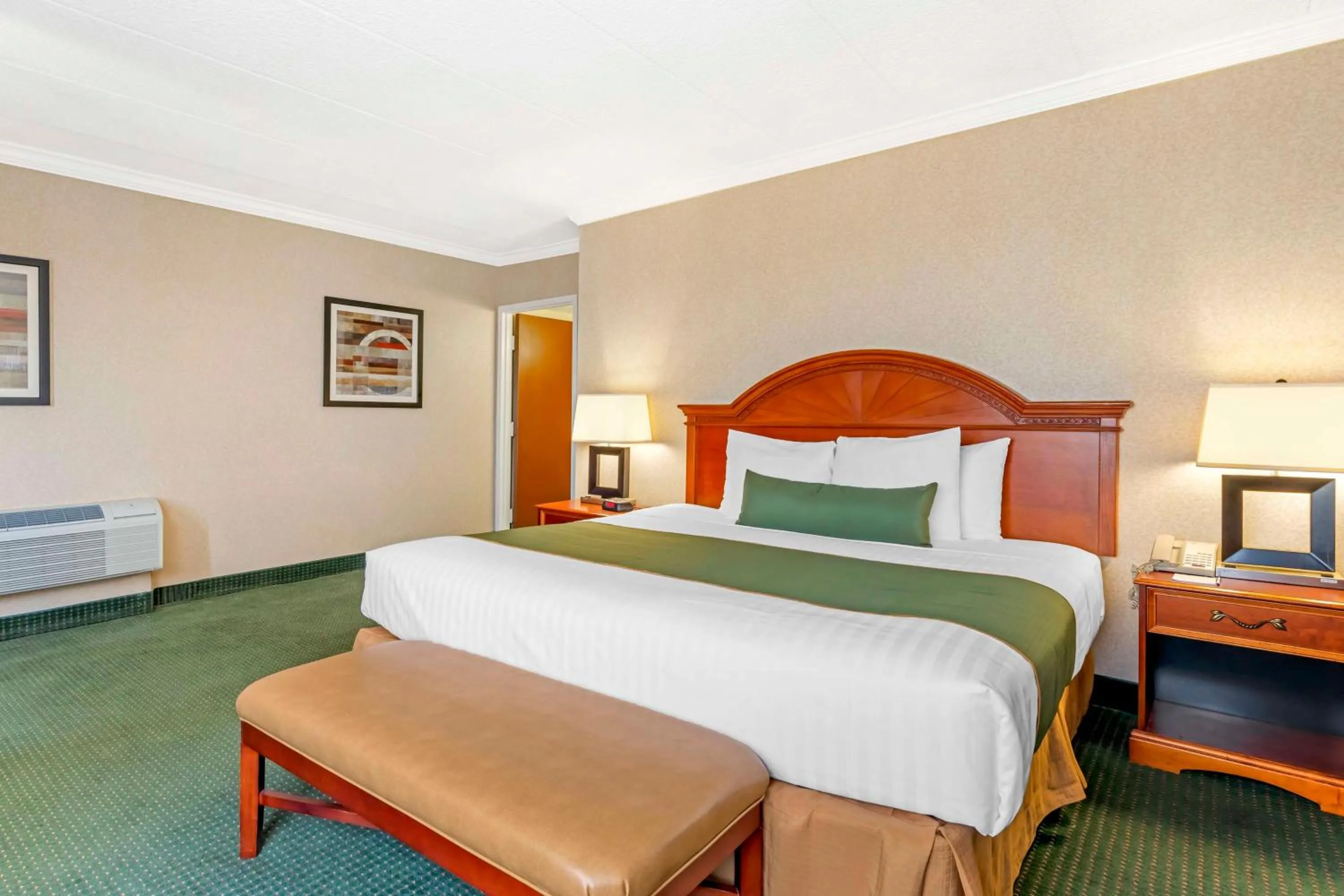 Bedroom, Bed in Best Western Capital Beltway Washington DC