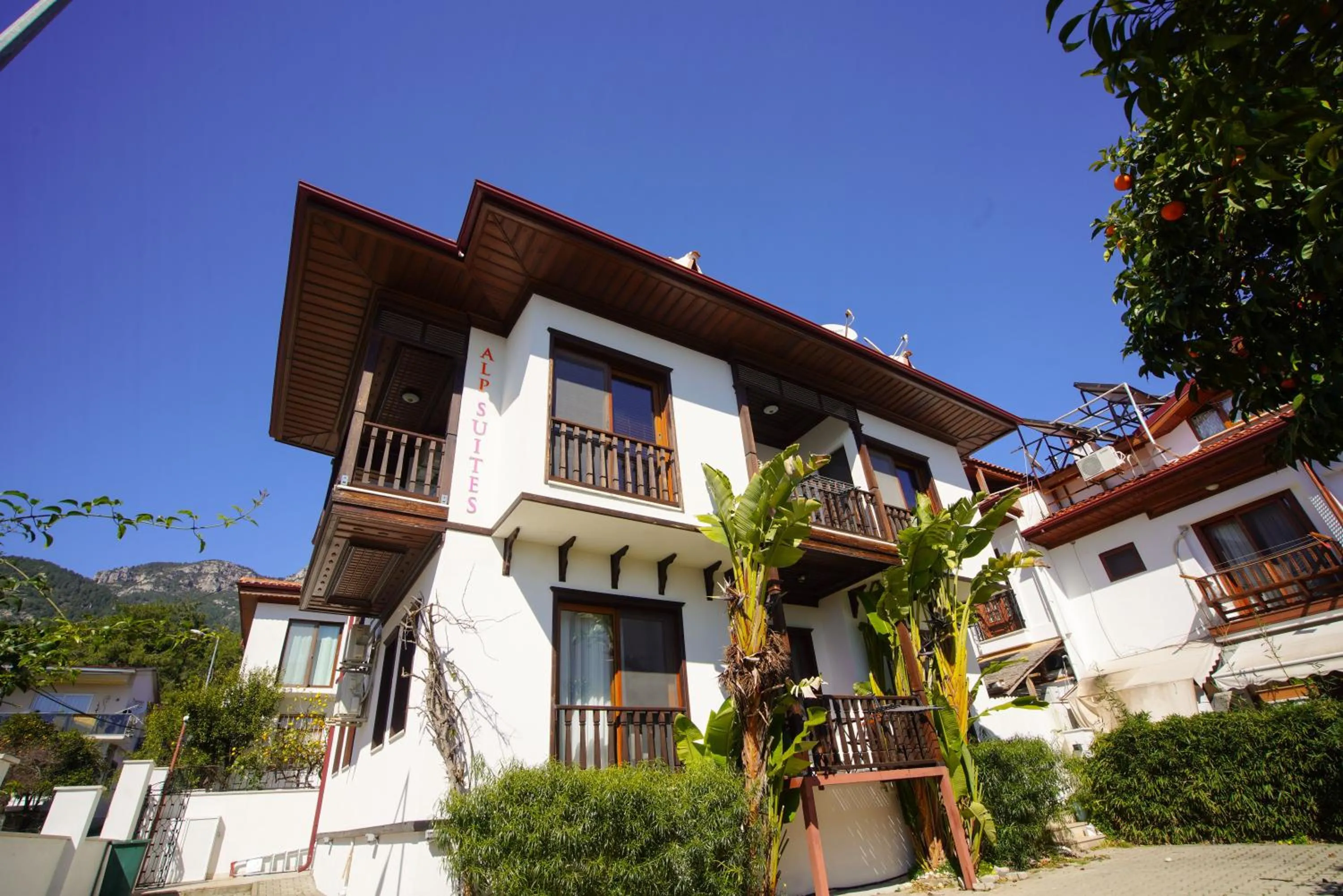 Coffee/tea facilities in Alp Suites Mandalin