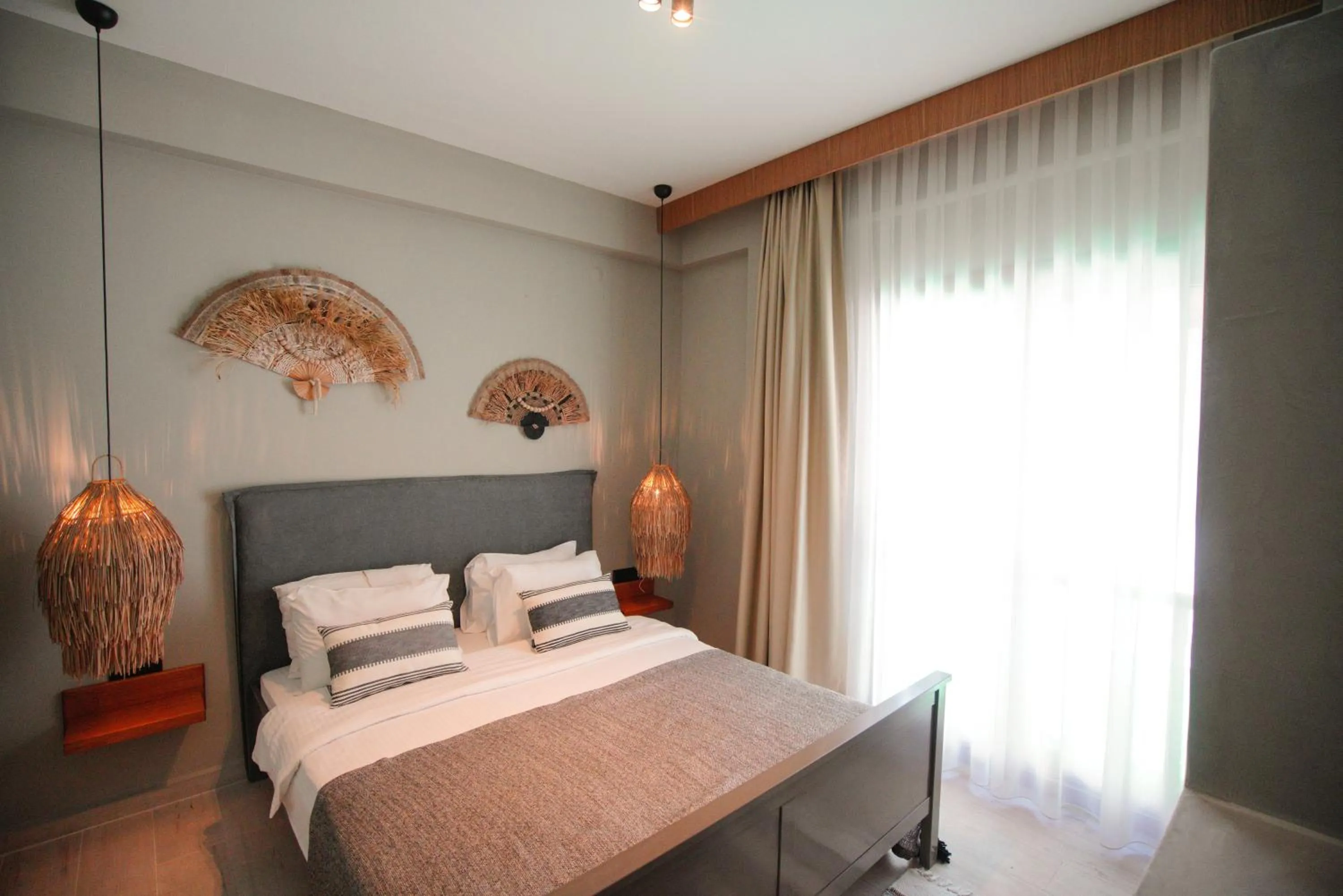 Bedroom, Bed in Alp Suites Mandalin