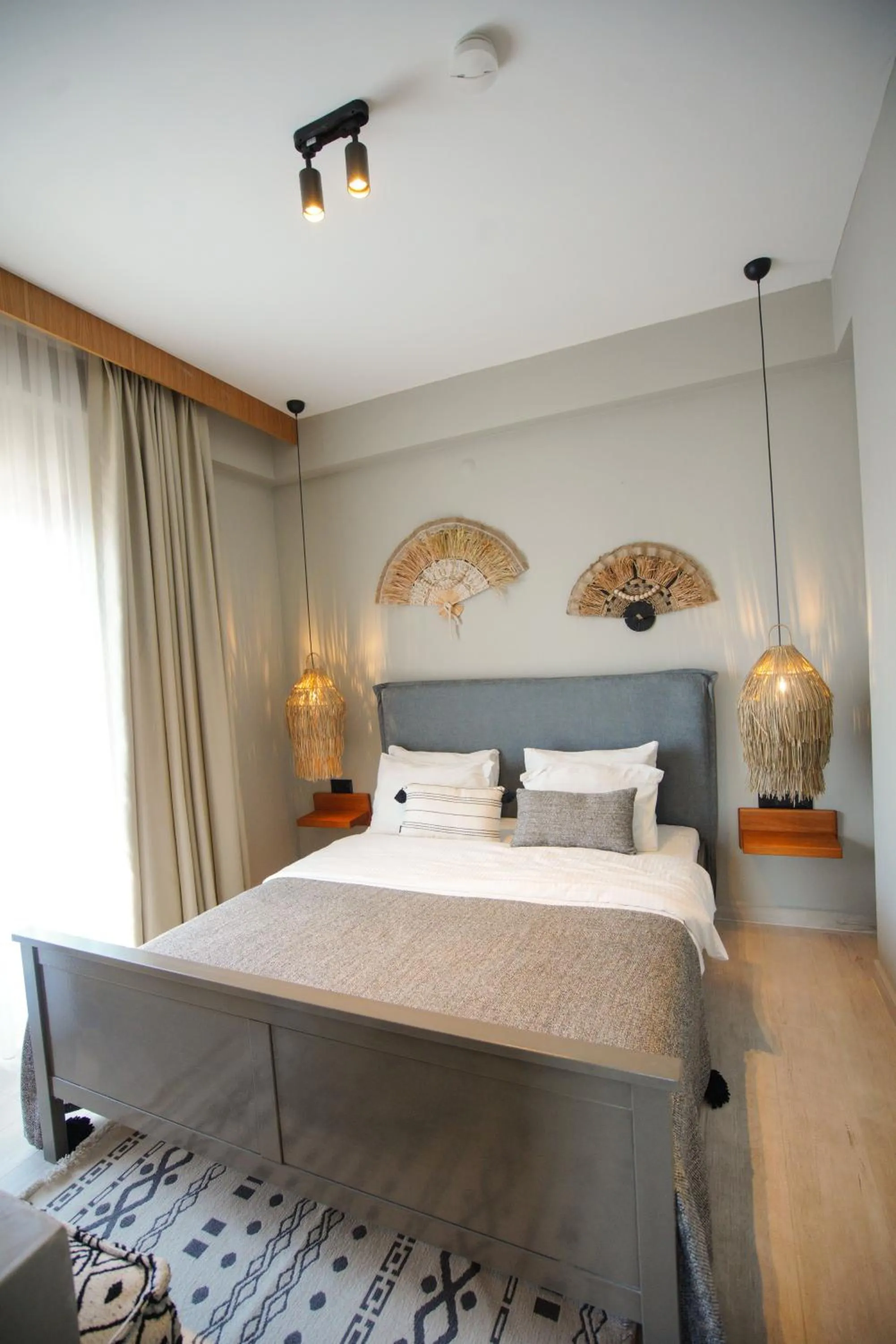 Bedroom, Bed in Alp Suites Mandalin