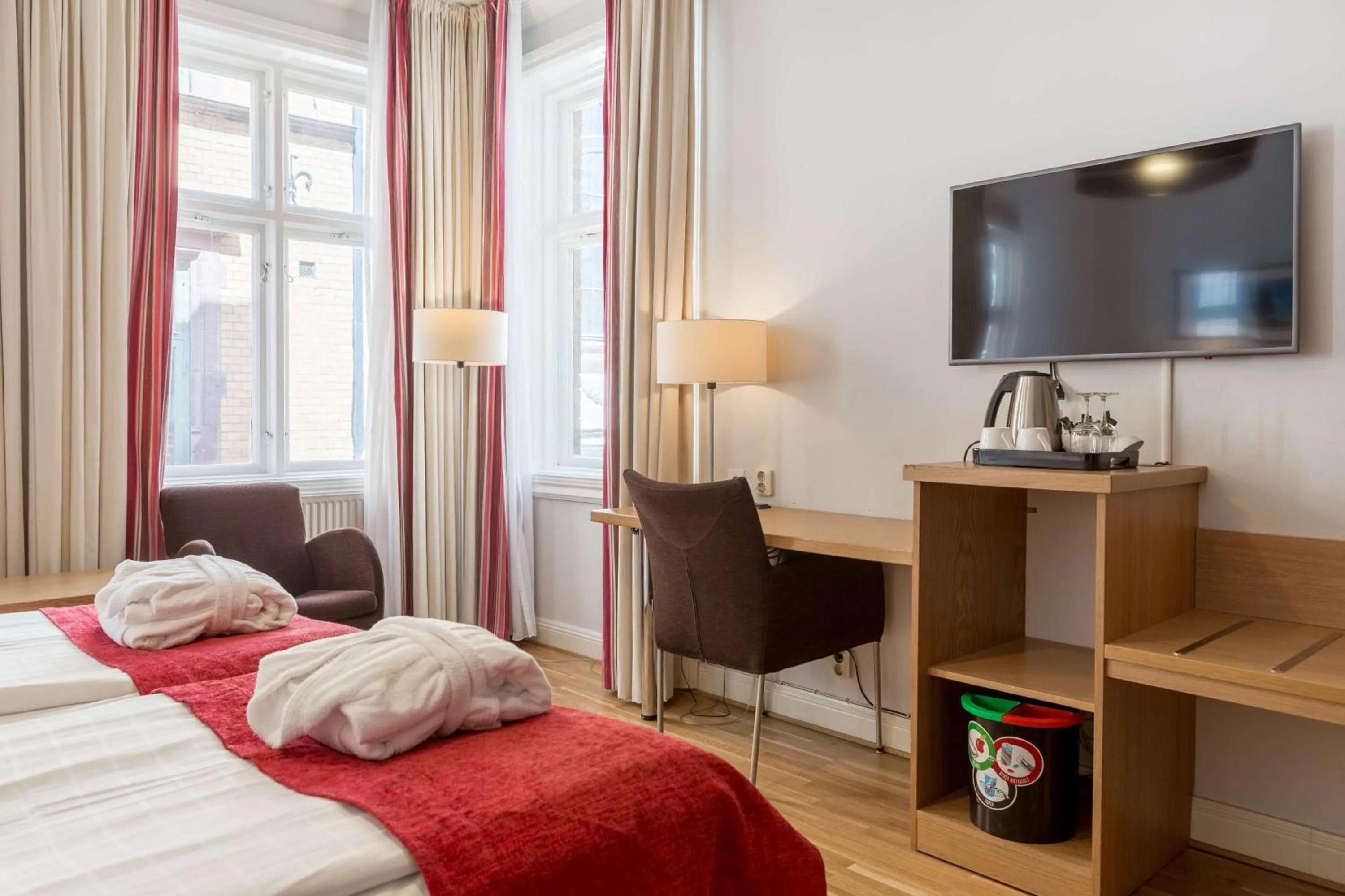 Bedroom, Bed in Scandic Stortorget