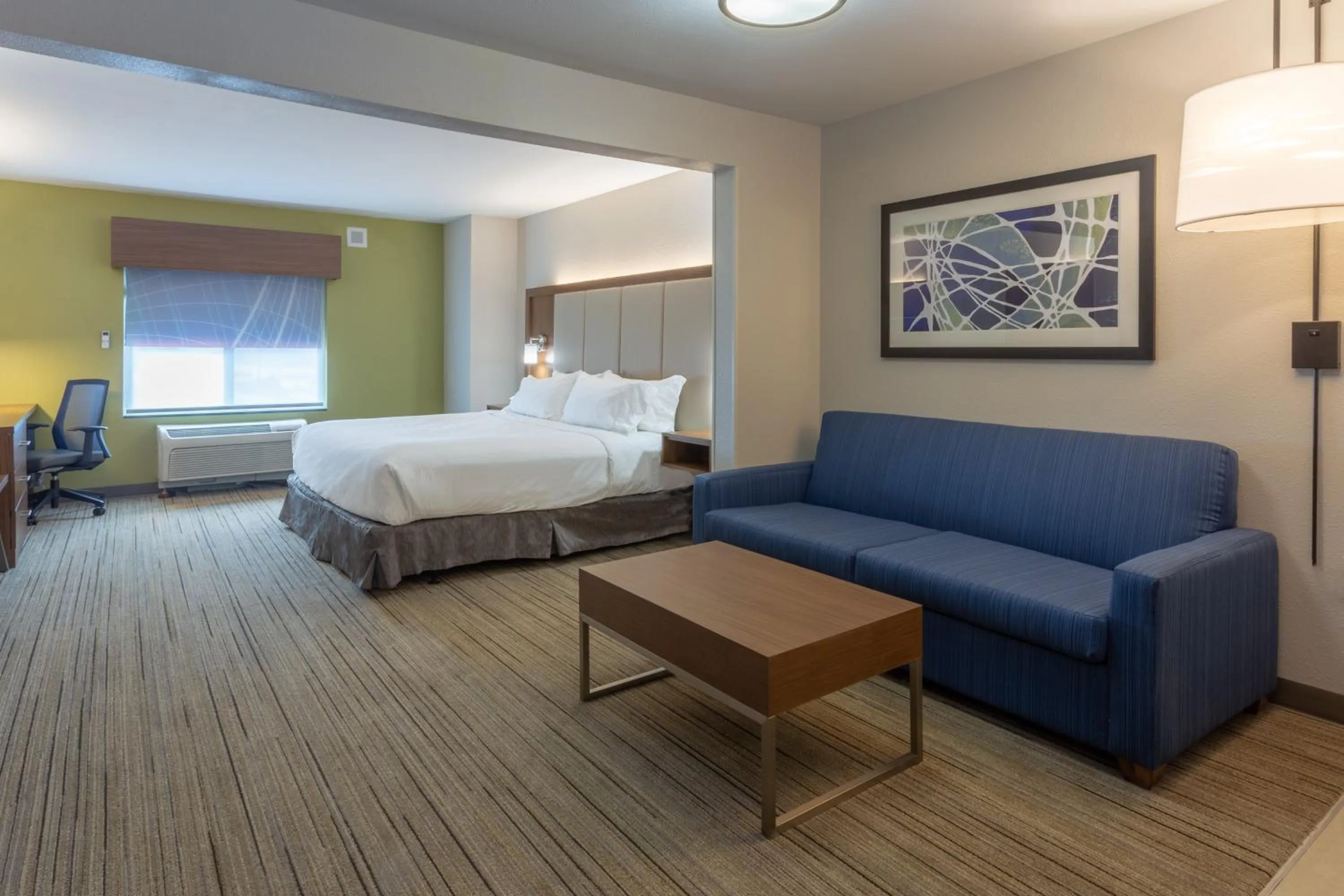 Photo of the whole room, Bed in Holiday Inn Express - Indianapolis - Southeast by IHG