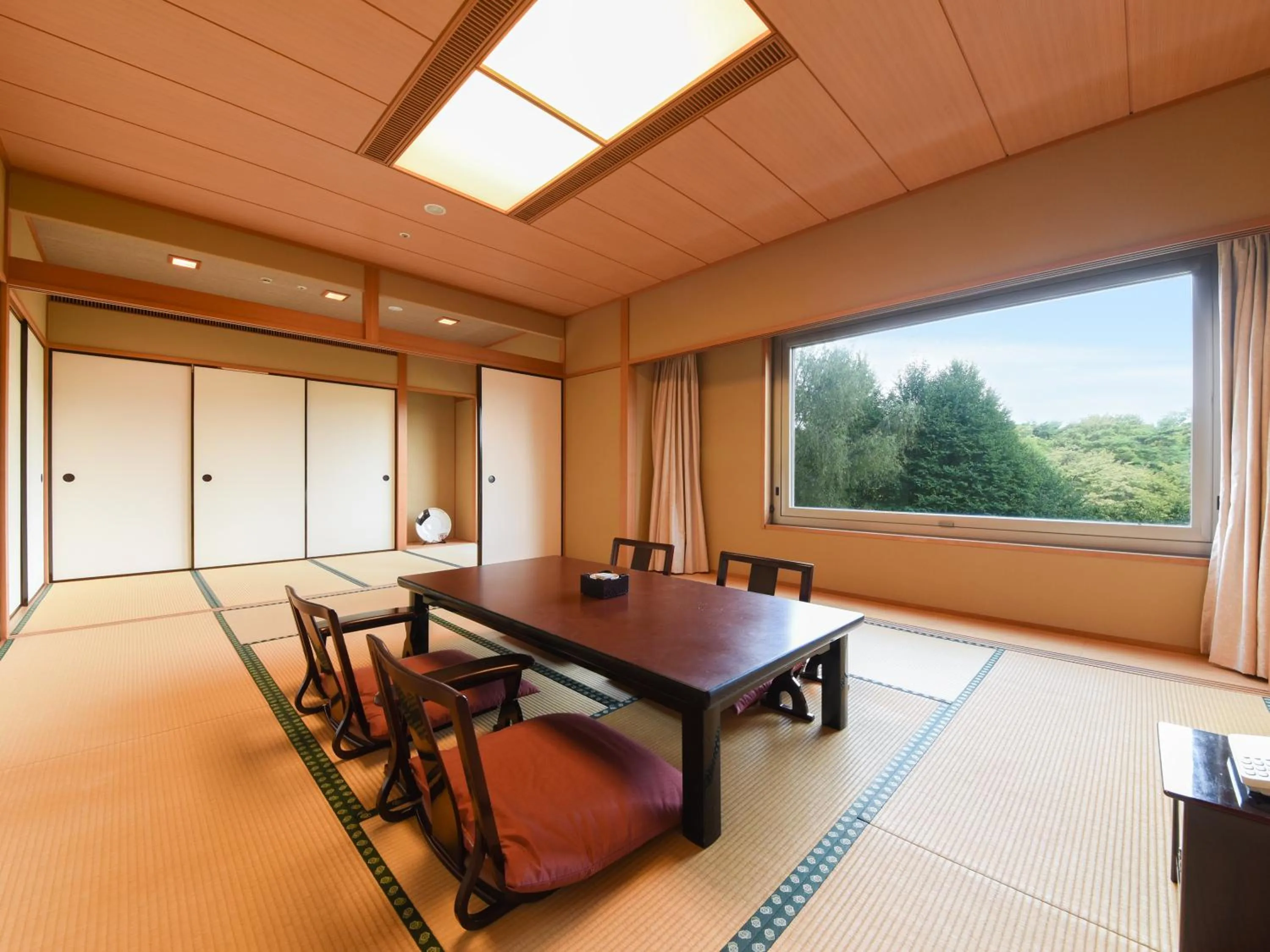 Photo of the whole room in Forest Inn Showakan (Okura Hotels & Resorts)