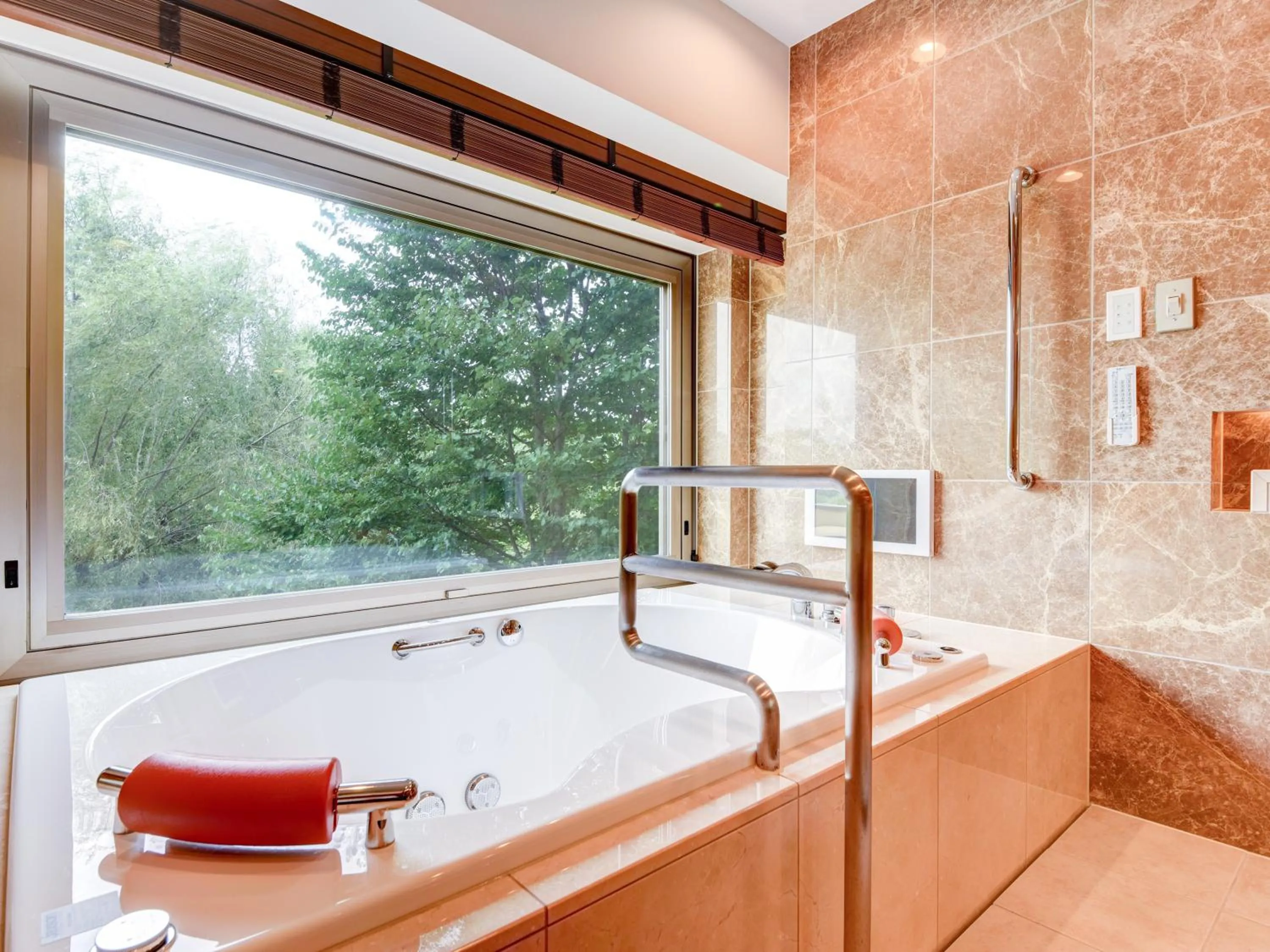 Bathroom in Forest Inn Showakan (Okura Hotels & Resorts)