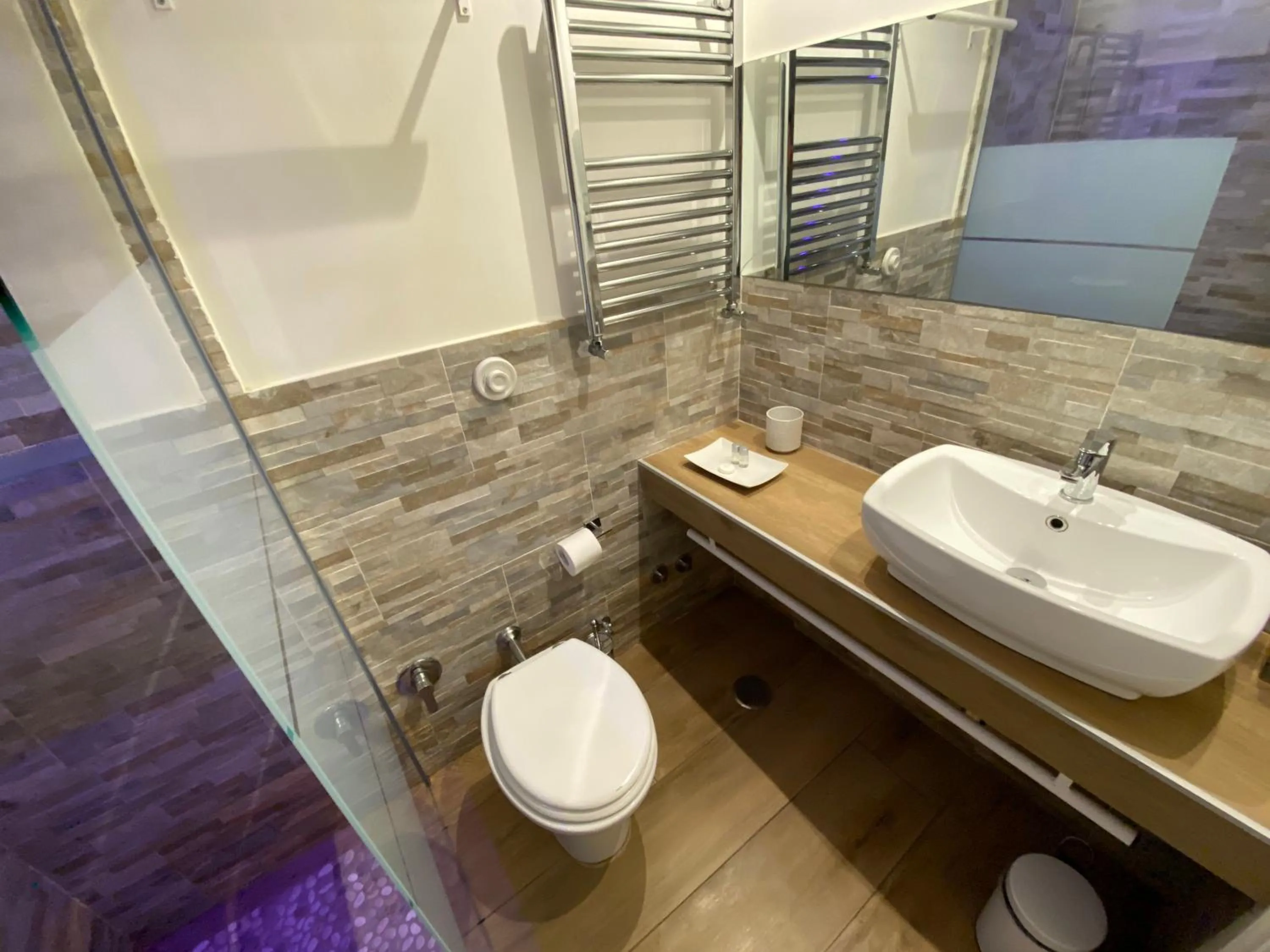 Bathroom in Art Atelier Accomodation Guest House