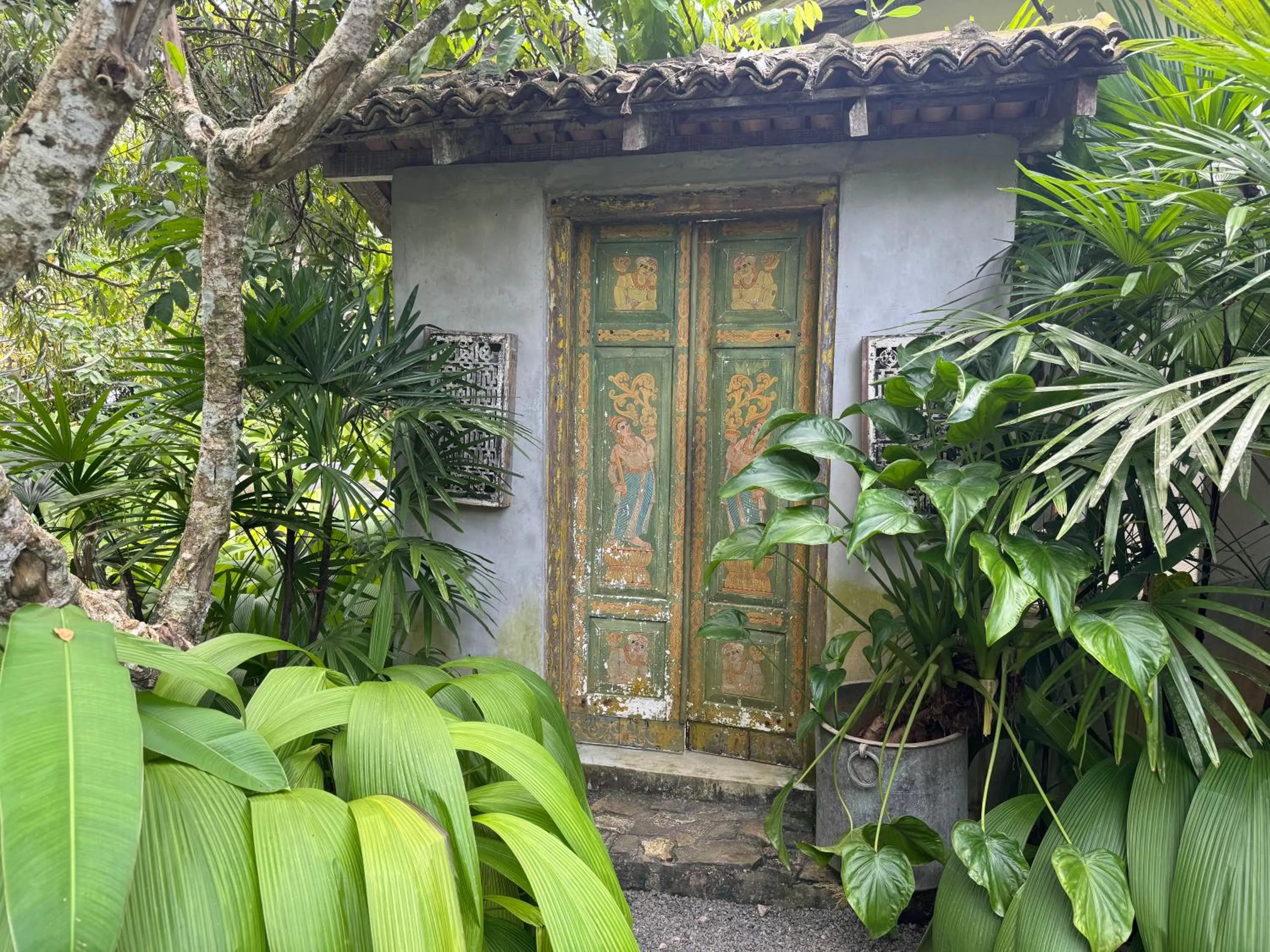 Garden view in Ginganga Lodge
