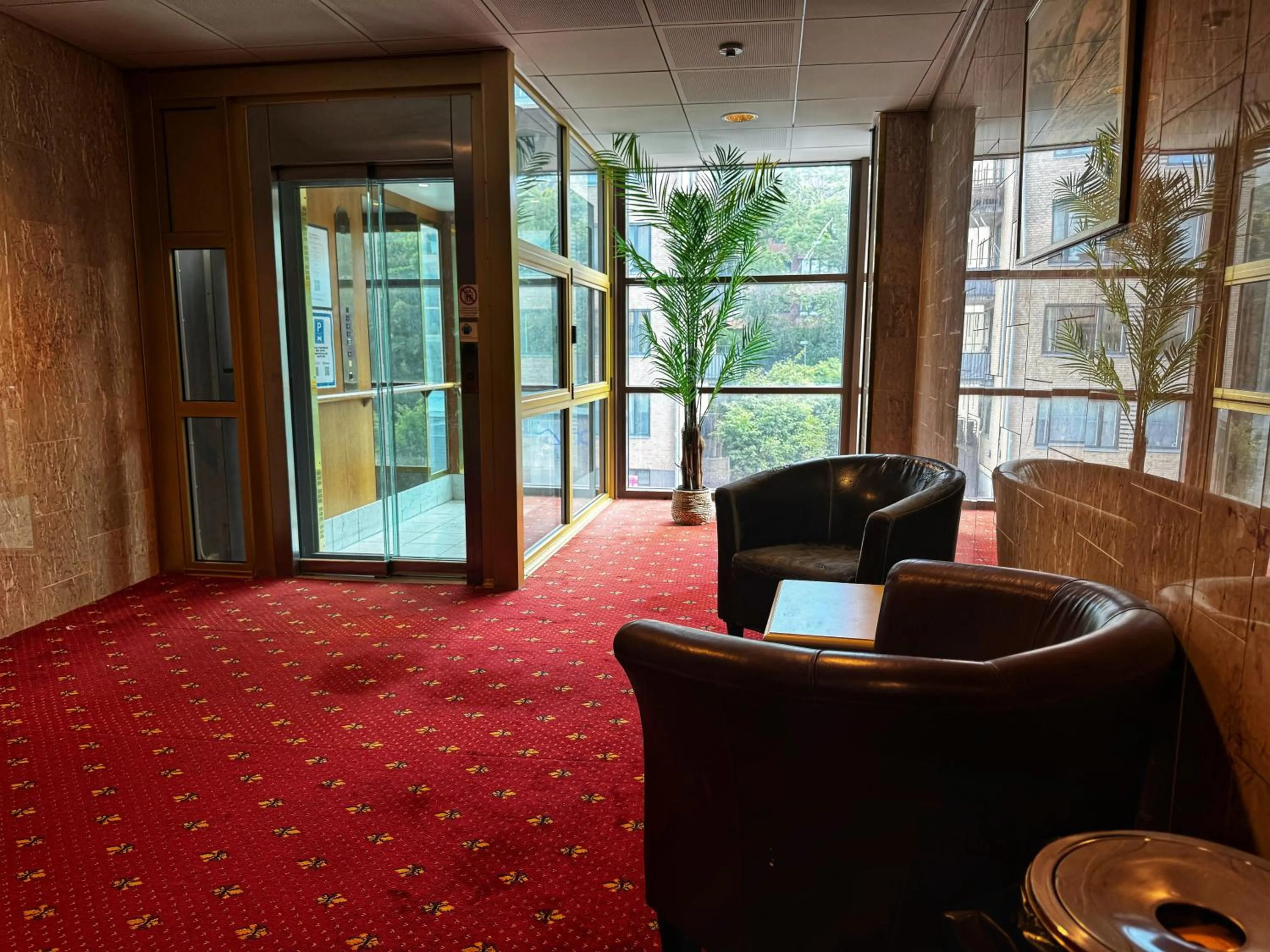 Seating area in Hotel Örgryte