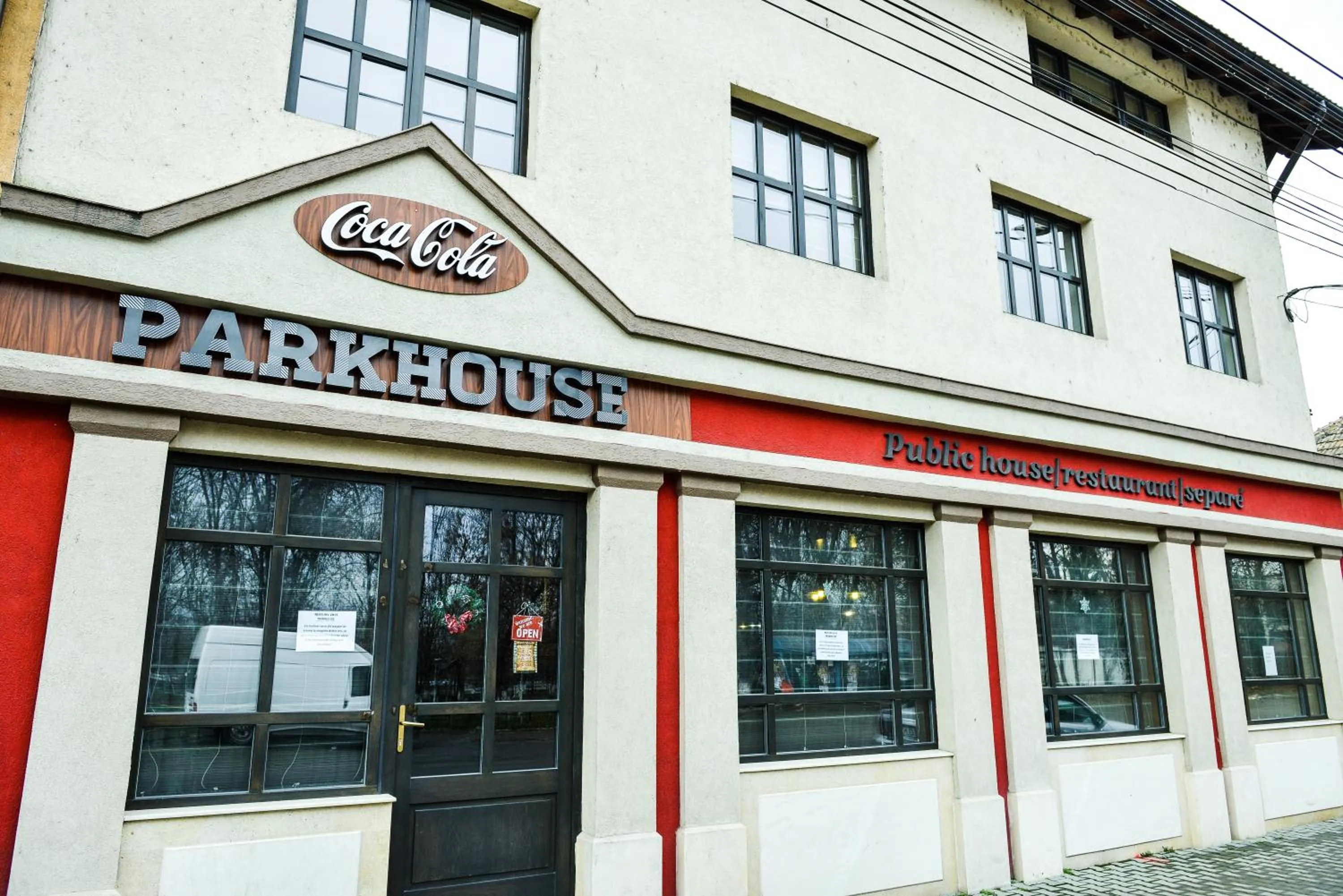 Facade/entrance in Park House