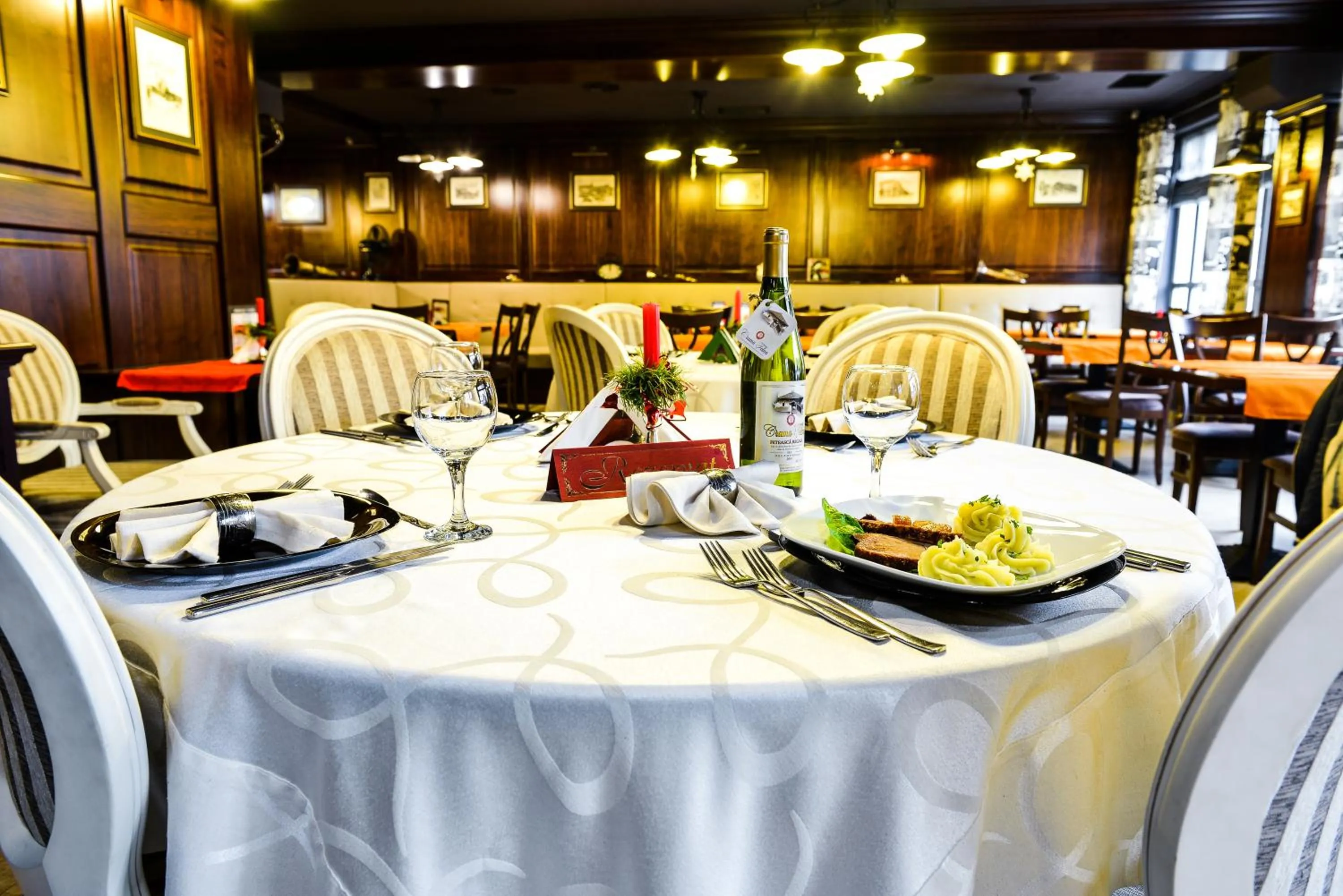 Restaurant/places to eat in Park House