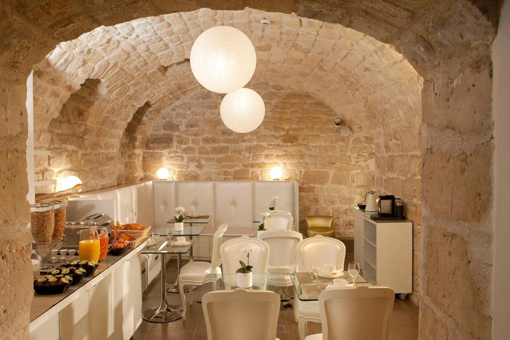 Coffee/tea facilities in Hôtel Caron le Marais