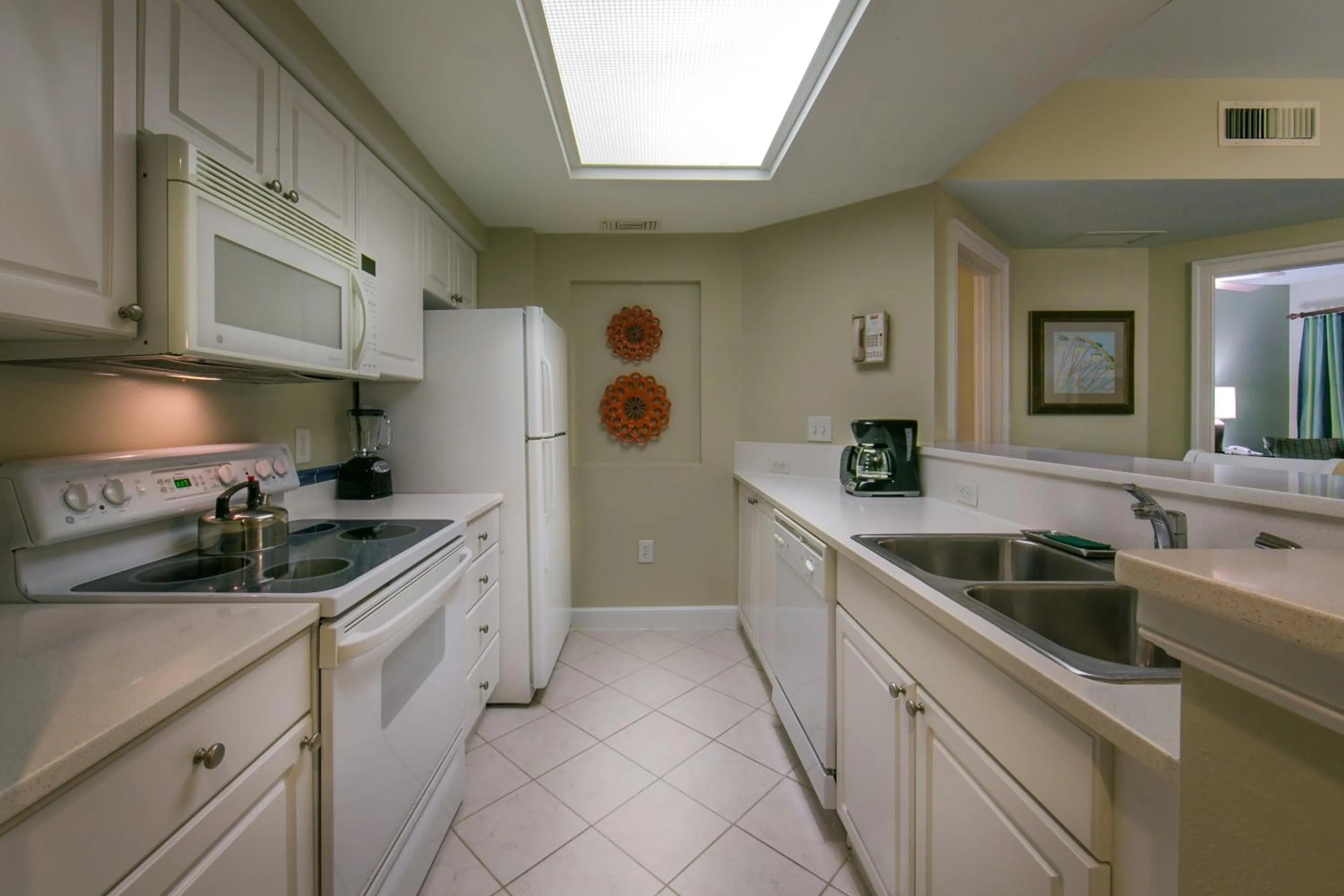 Photo of the whole room in Holiday Inn Club Vacations South Beach Resort