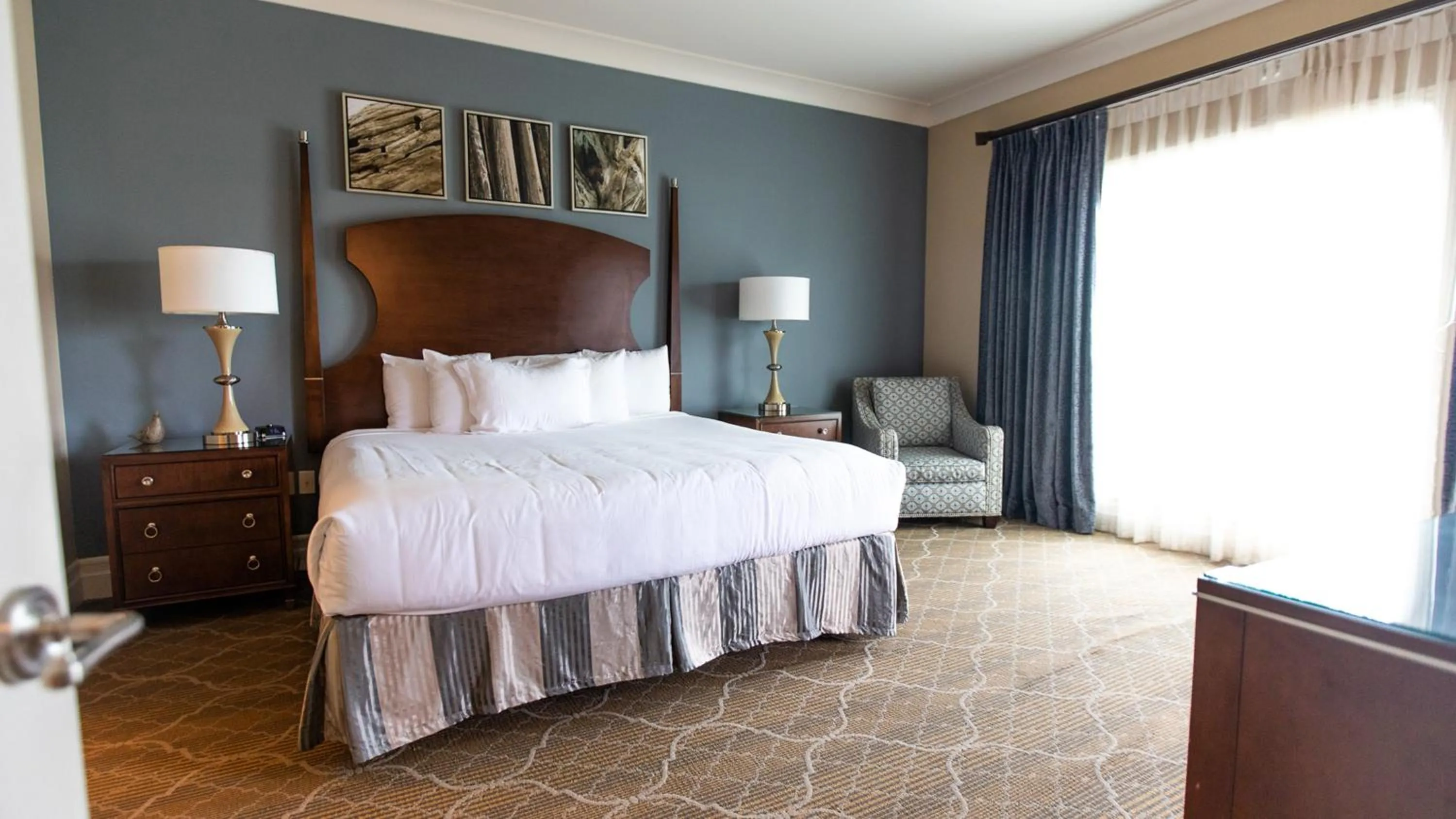 Photo of the whole room, Bed in Holiday Inn Club Vacations South Beach Resort