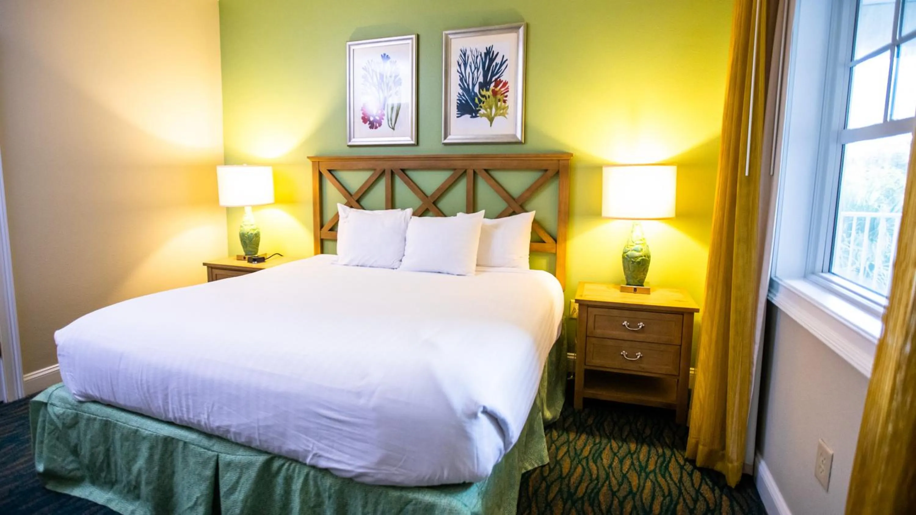 Photo of the whole room, Bed in Holiday Inn Club Vacations South Beach Resort