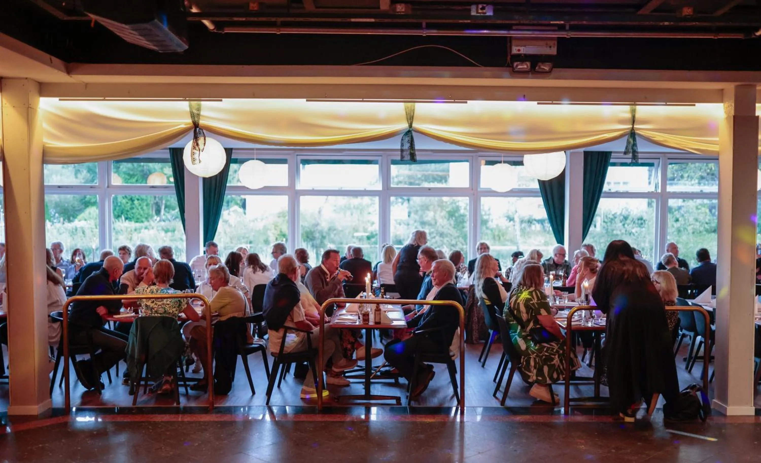 Restaurant/places to eat in Hotel Fars Hatt