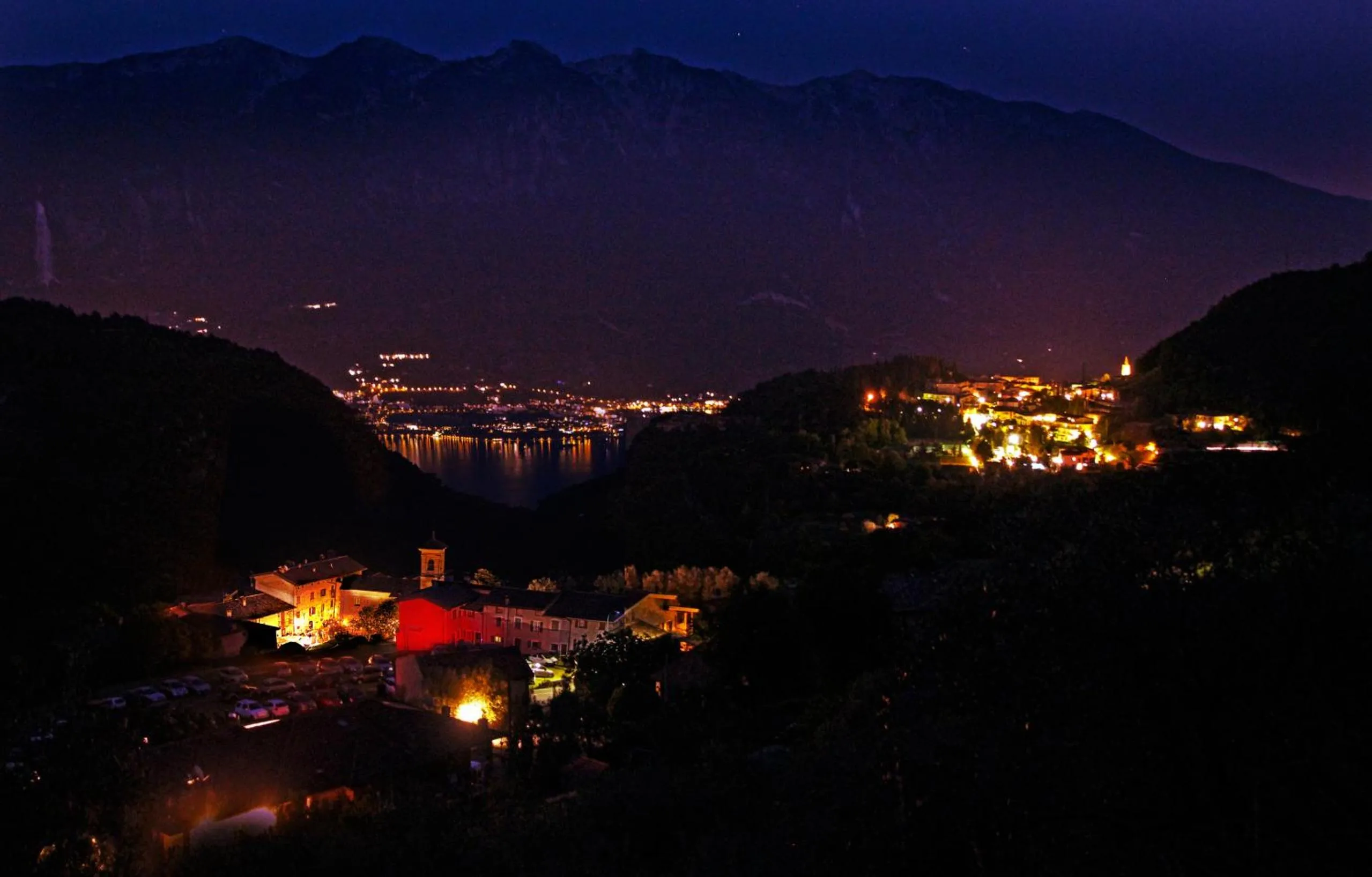 Neighbourhood in Casa Gina Garden and view by Gardadomusmea