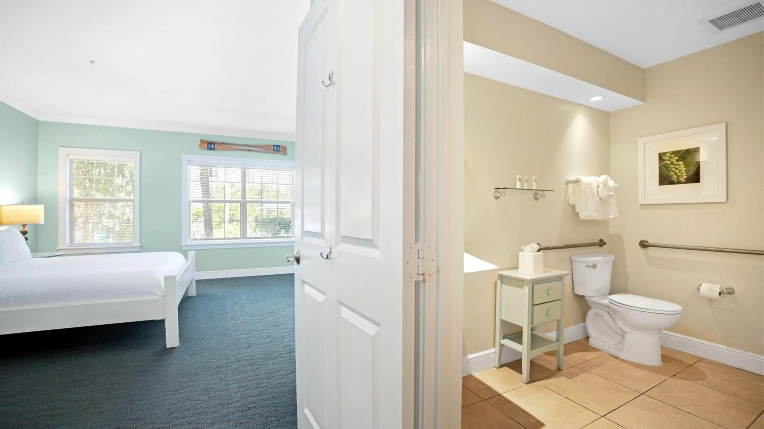 Bathroom, Bed in Tranquility Bay Resort