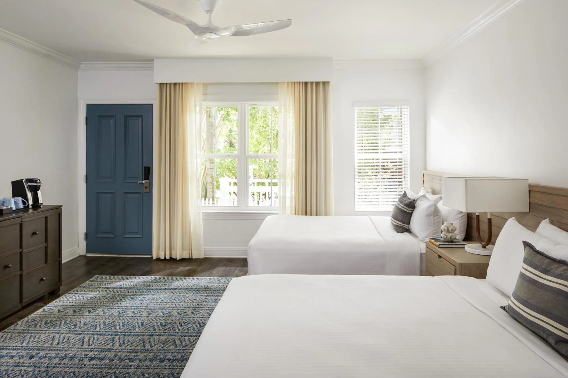 Bed in Parrot Key Hotel & Villas