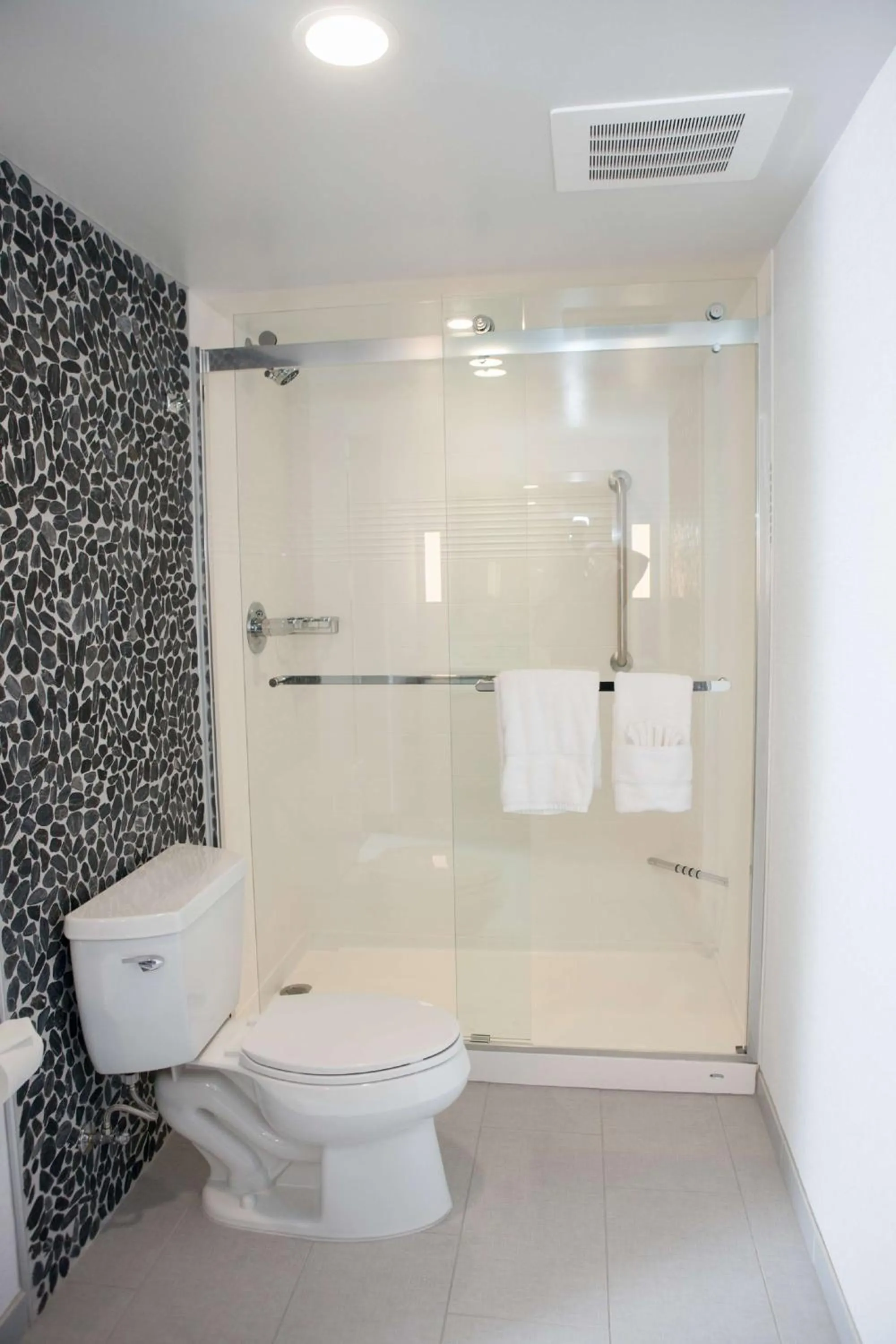 Bathroom in Hilton Garden Inn Springfield