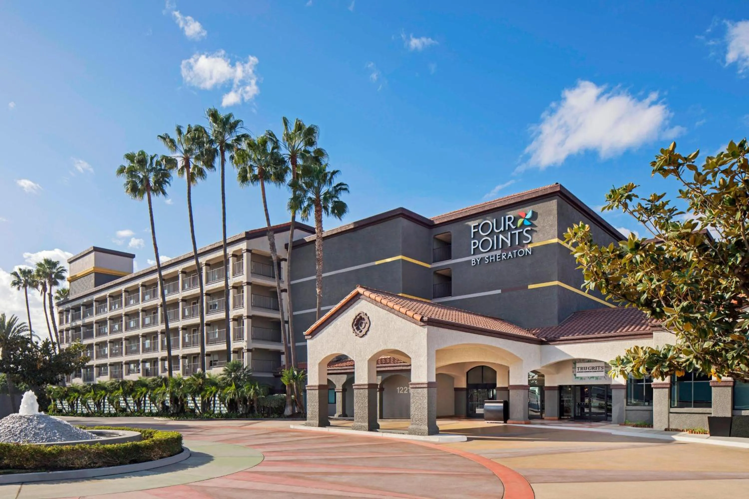 Property building in Four Points by Sheraton Anaheim