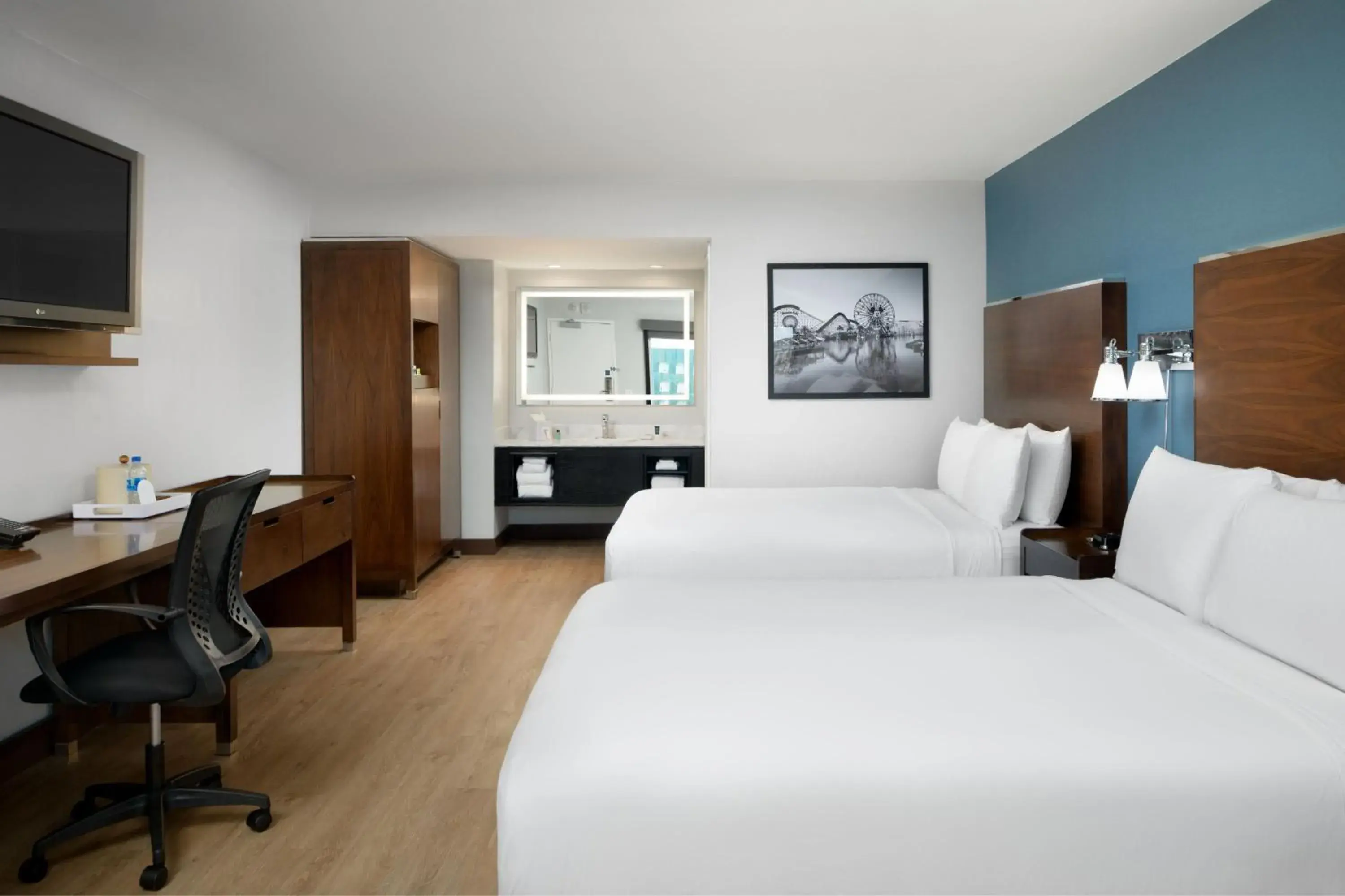 Queen Room with Two Queen Beds - Hearing Accessible in Four Points by Sheraton Anaheim Queen Room with Two Queen Beds - Hearing Accessible in Four Points by Sheraton Anaheim