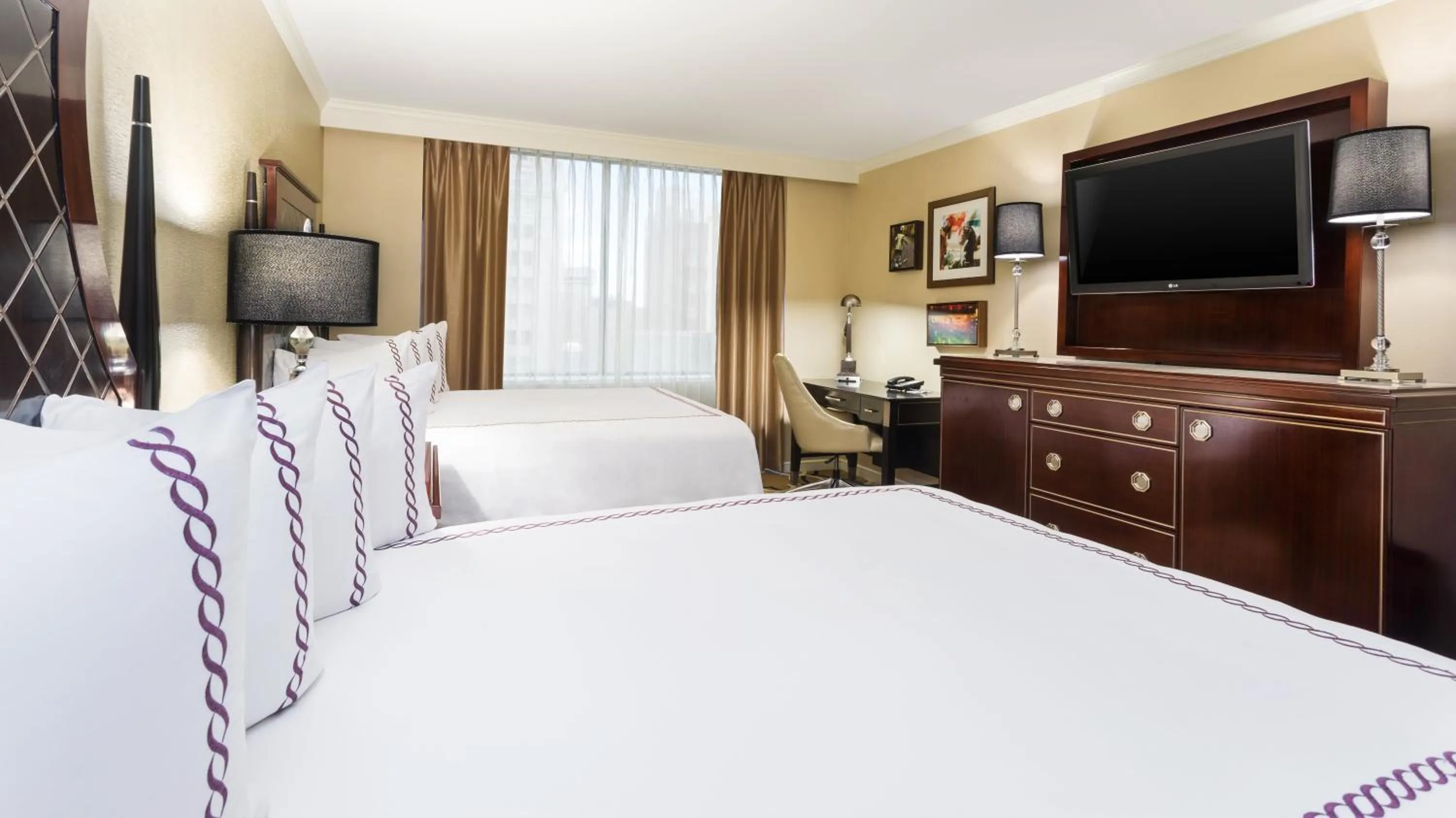Photo of the whole room, Bed in InterContinental New Orleans by IHG
