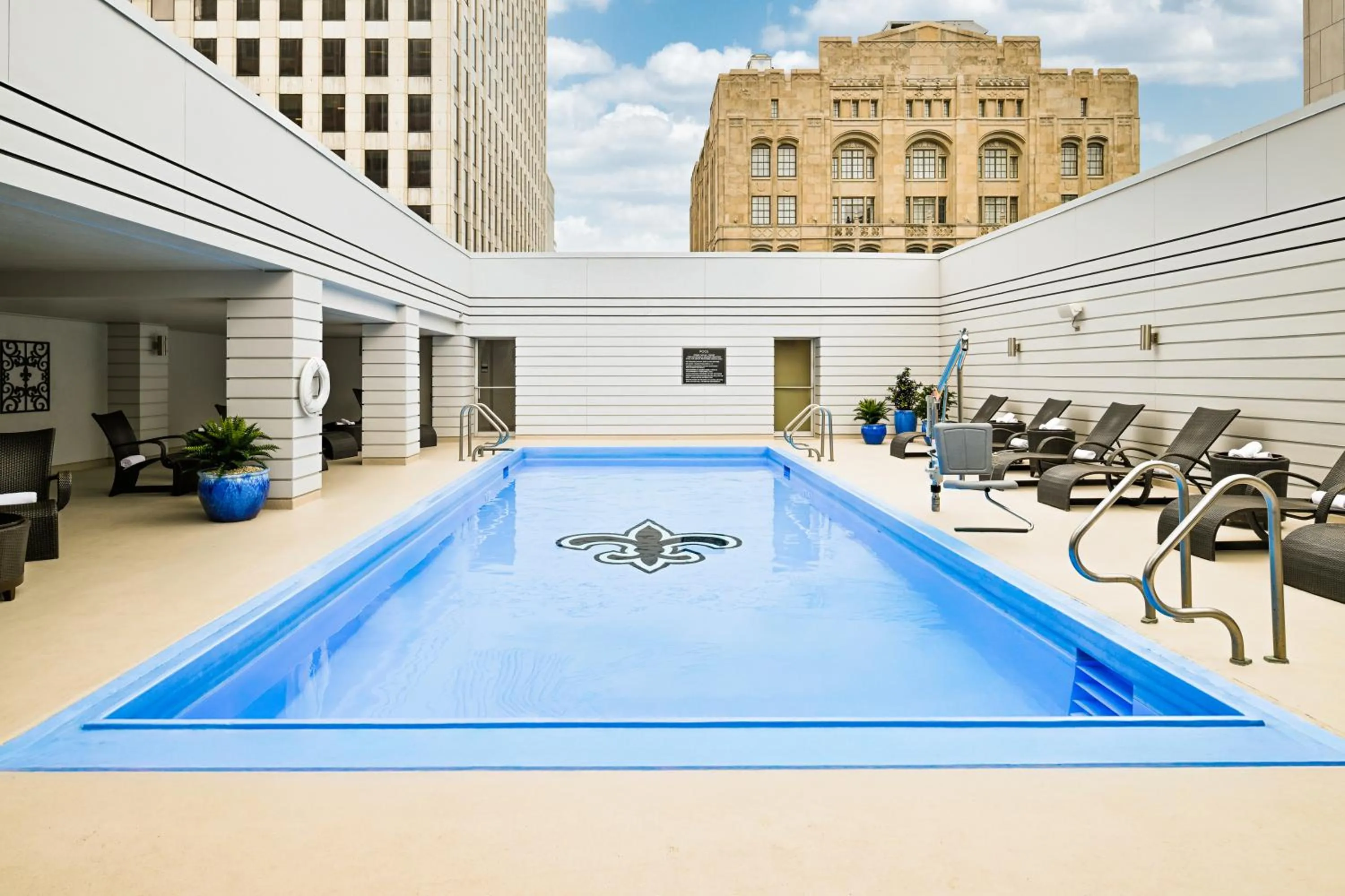 Swimming pool in InterContinental New Orleans by IHG