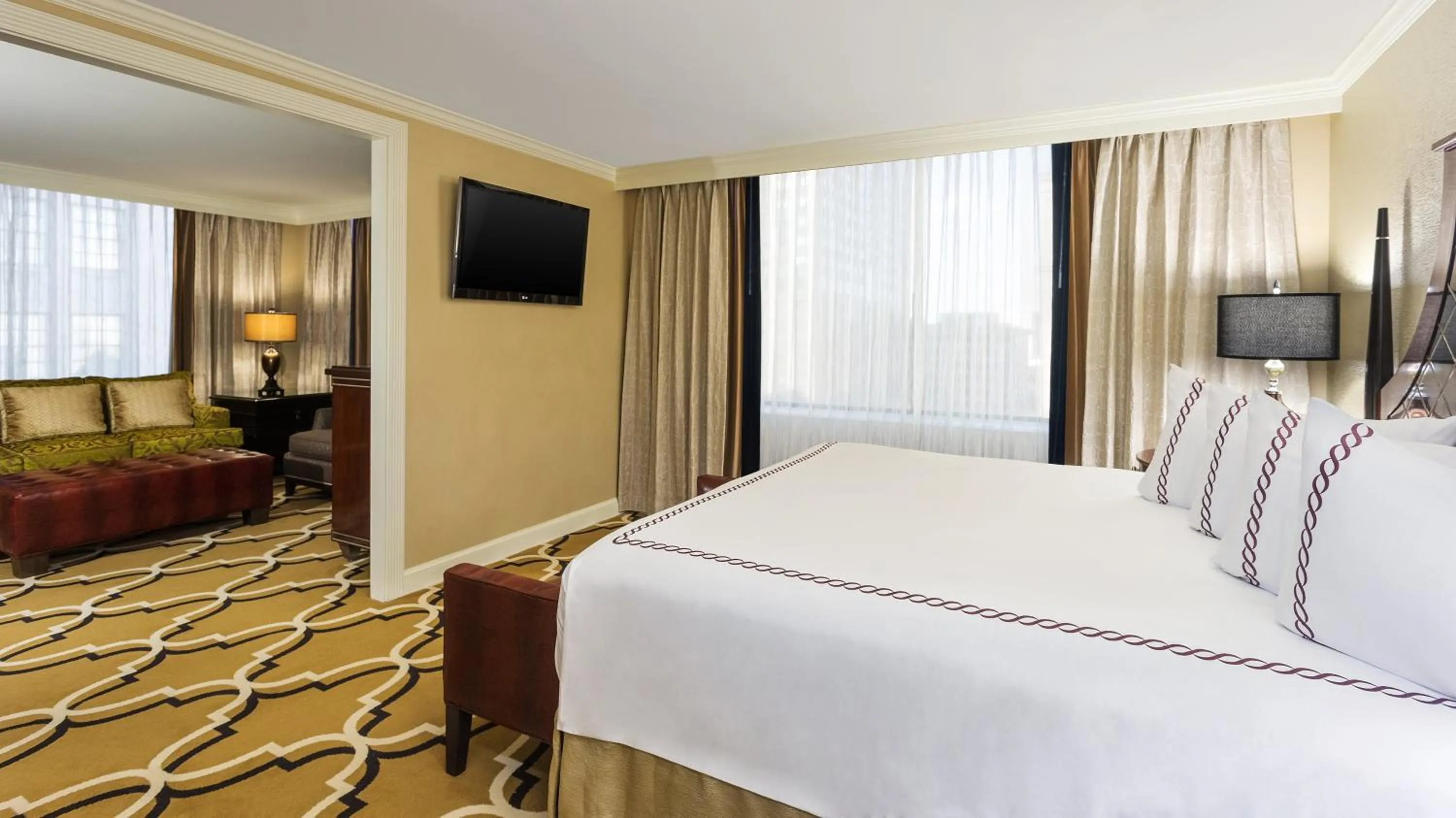 Photo of the whole room, Bed in InterContinental New Orleans by IHG