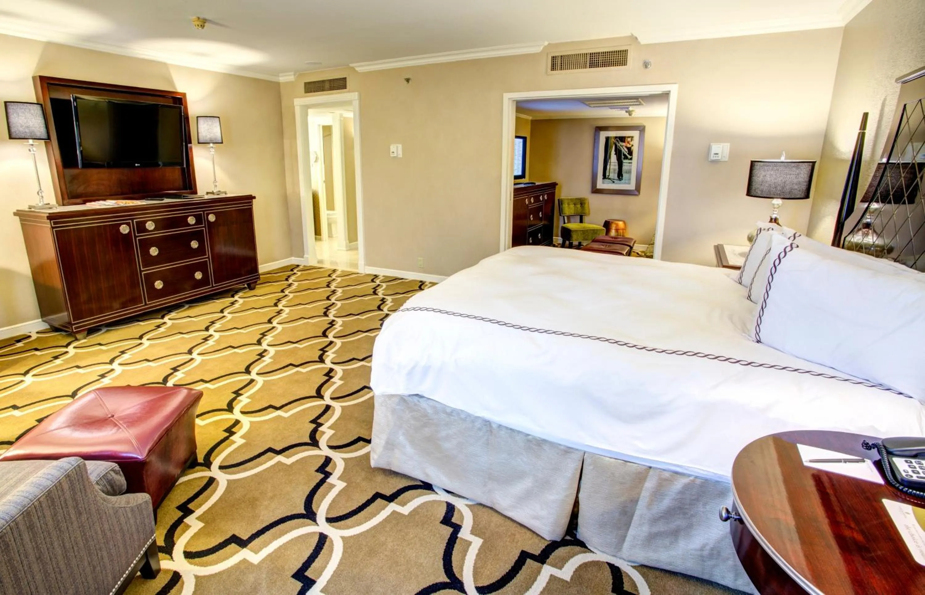 Photo of the whole room, Bed in InterContinental New Orleans by IHG