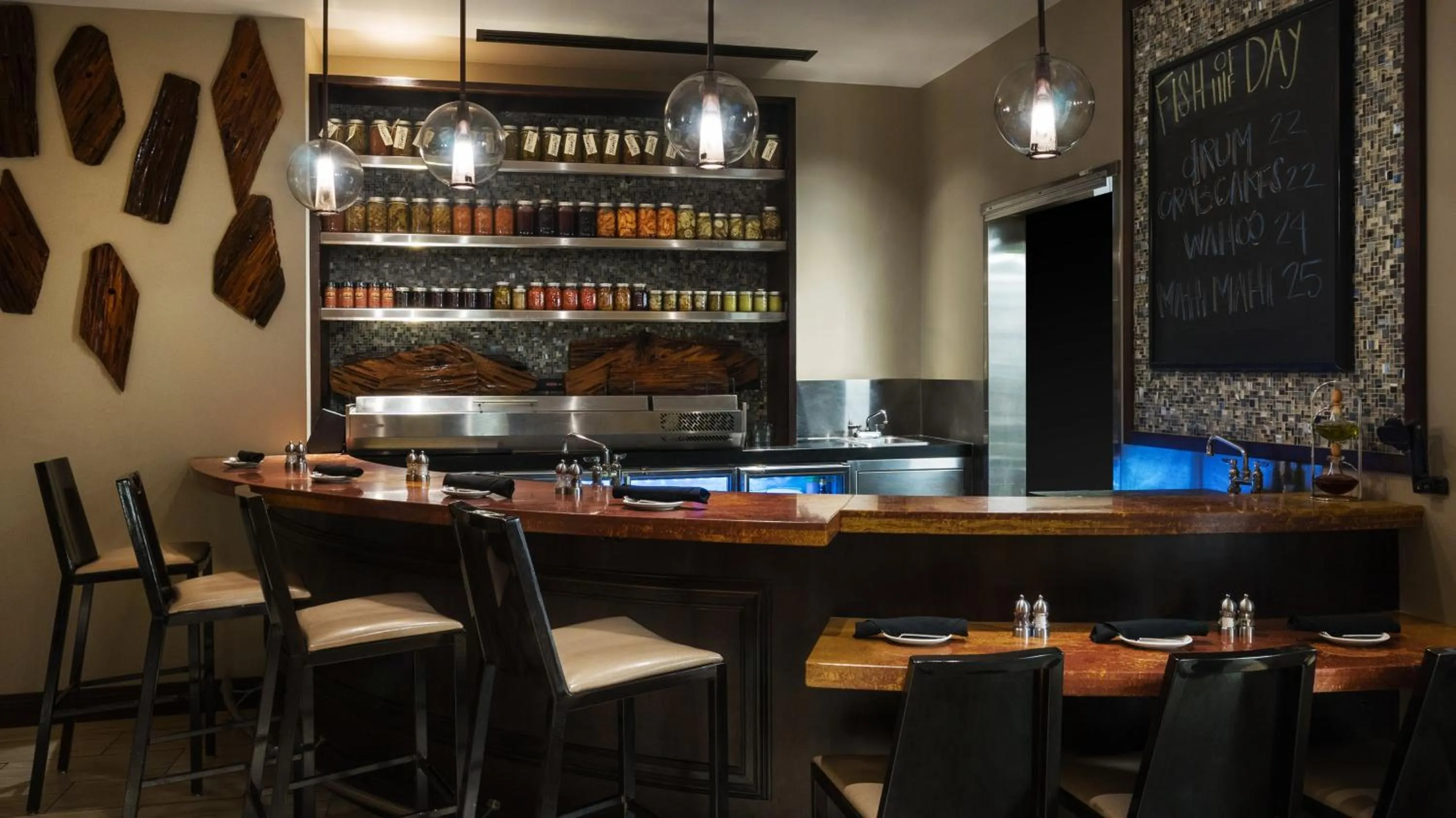 Restaurant/places to eat in InterContinental New Orleans by IHG