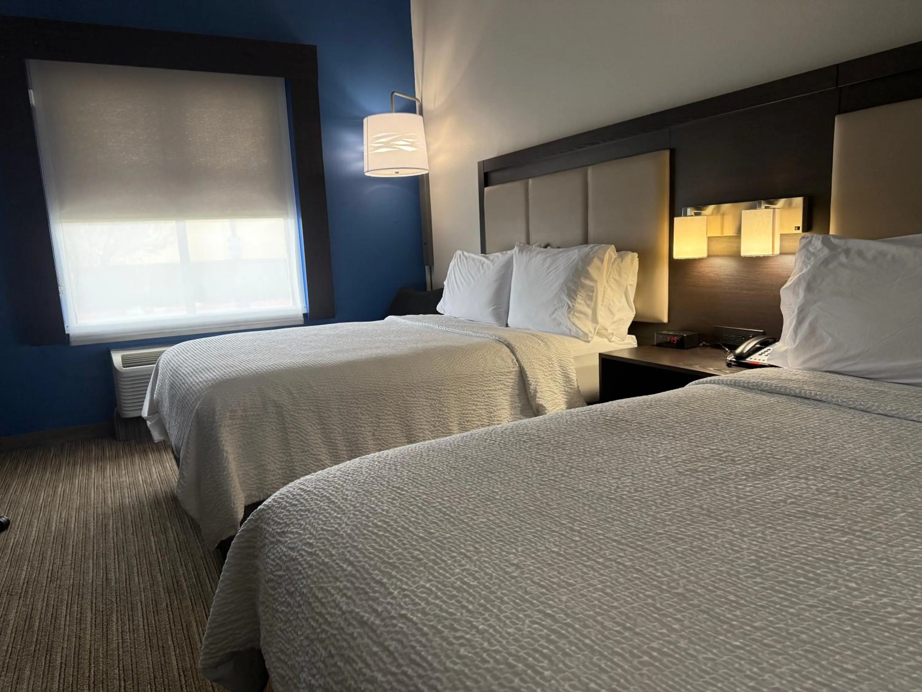 Bedroom, Bed in Holiday Inn Express & Suites Dallas - Duncanville by IHG