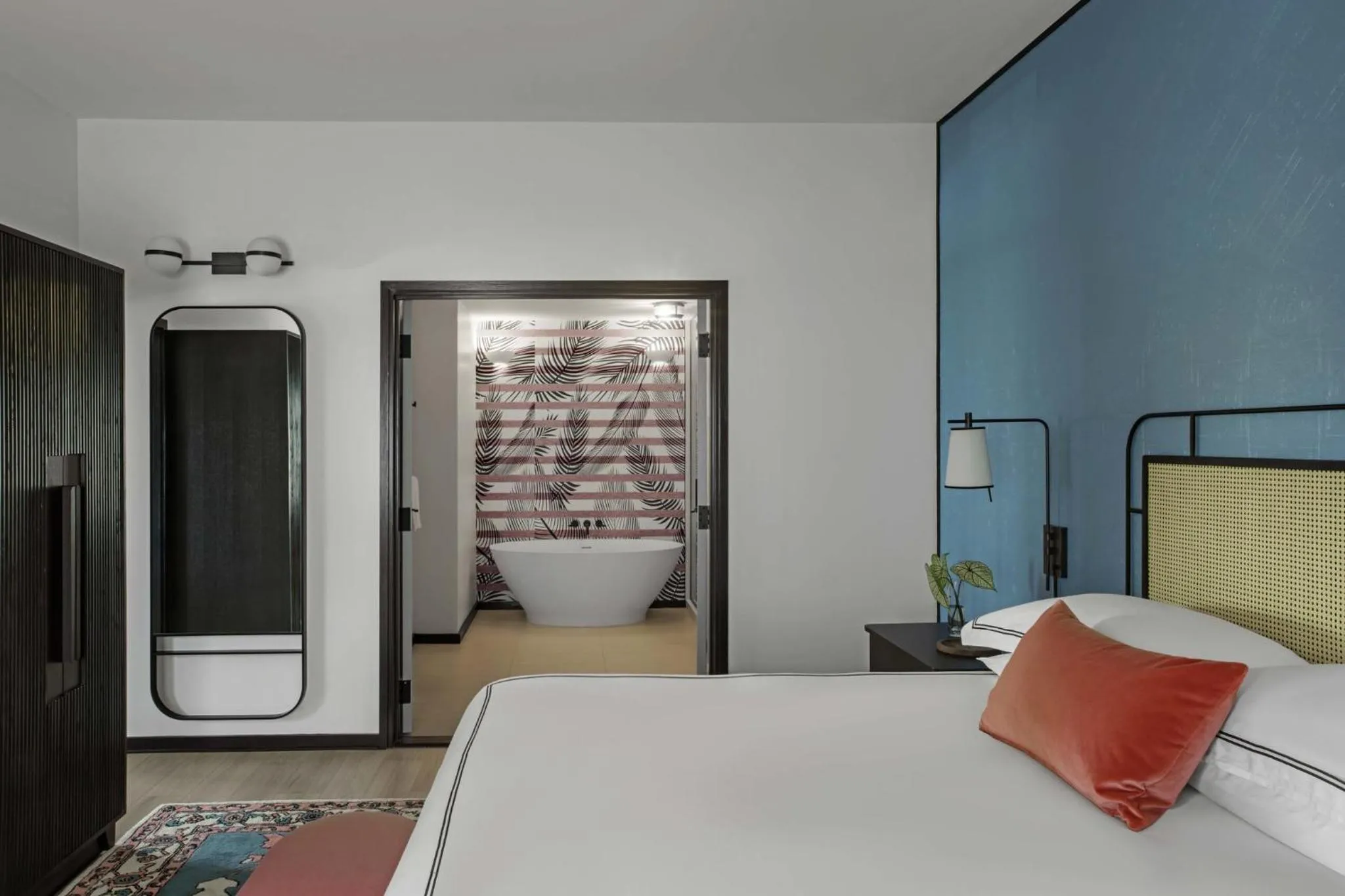 Photo of the whole room, Bed in Kimpton Hotel Fontenot by IHG