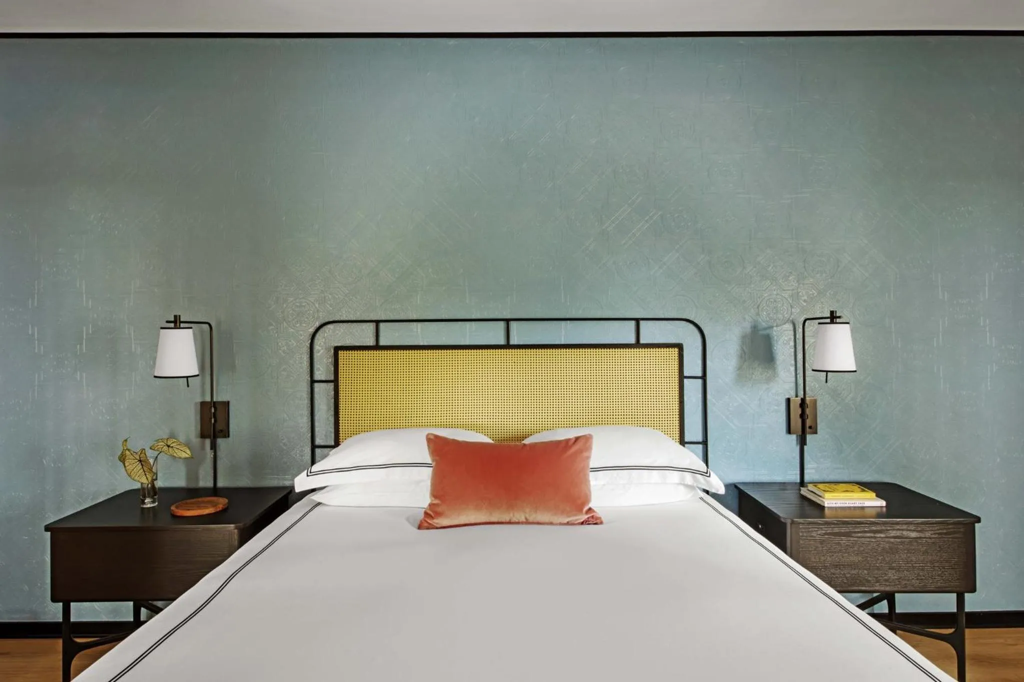 Photo of the whole room, Bed in Kimpton Hotel Fontenot by IHG