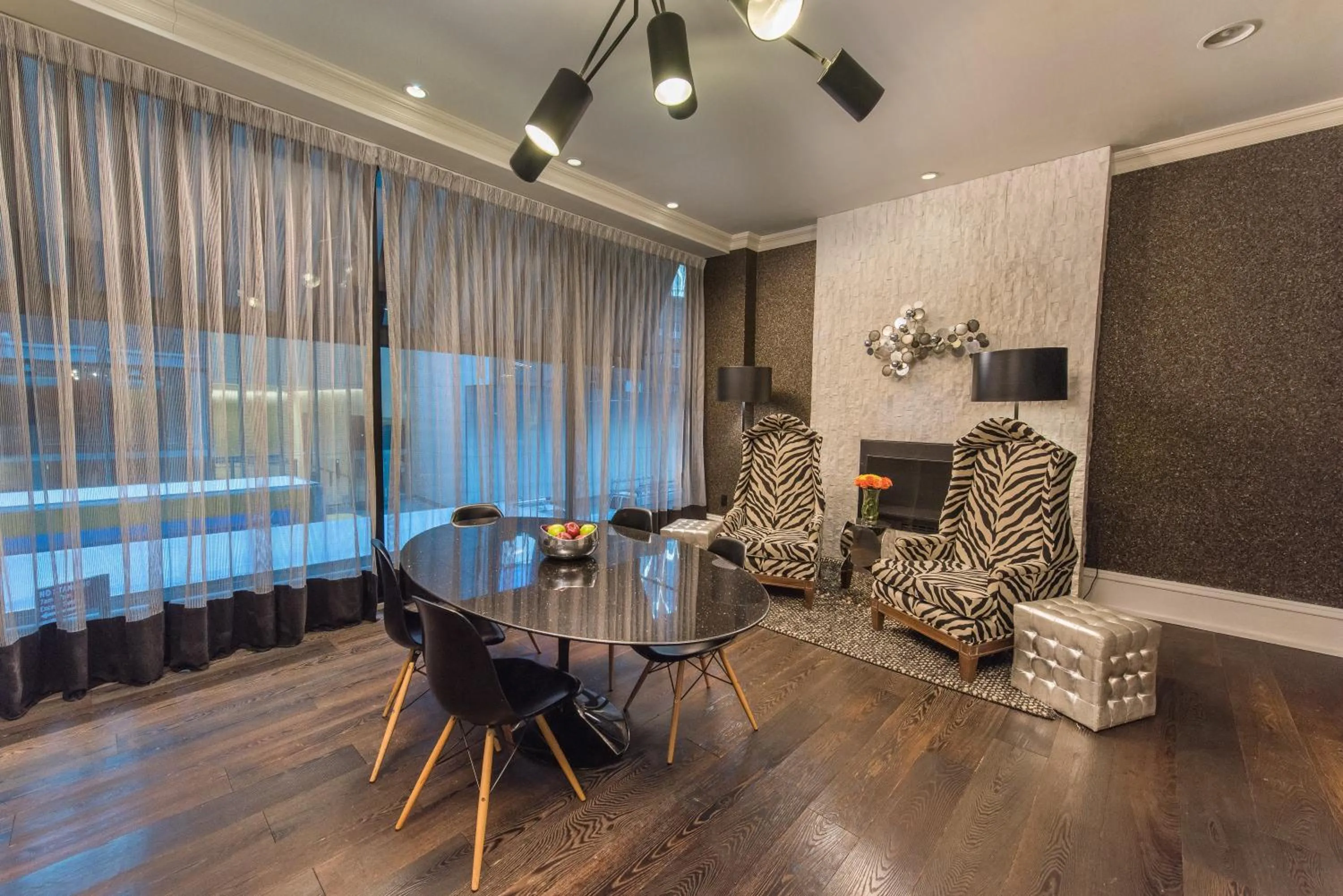 Restaurant/places to eat in Moderne Hotel