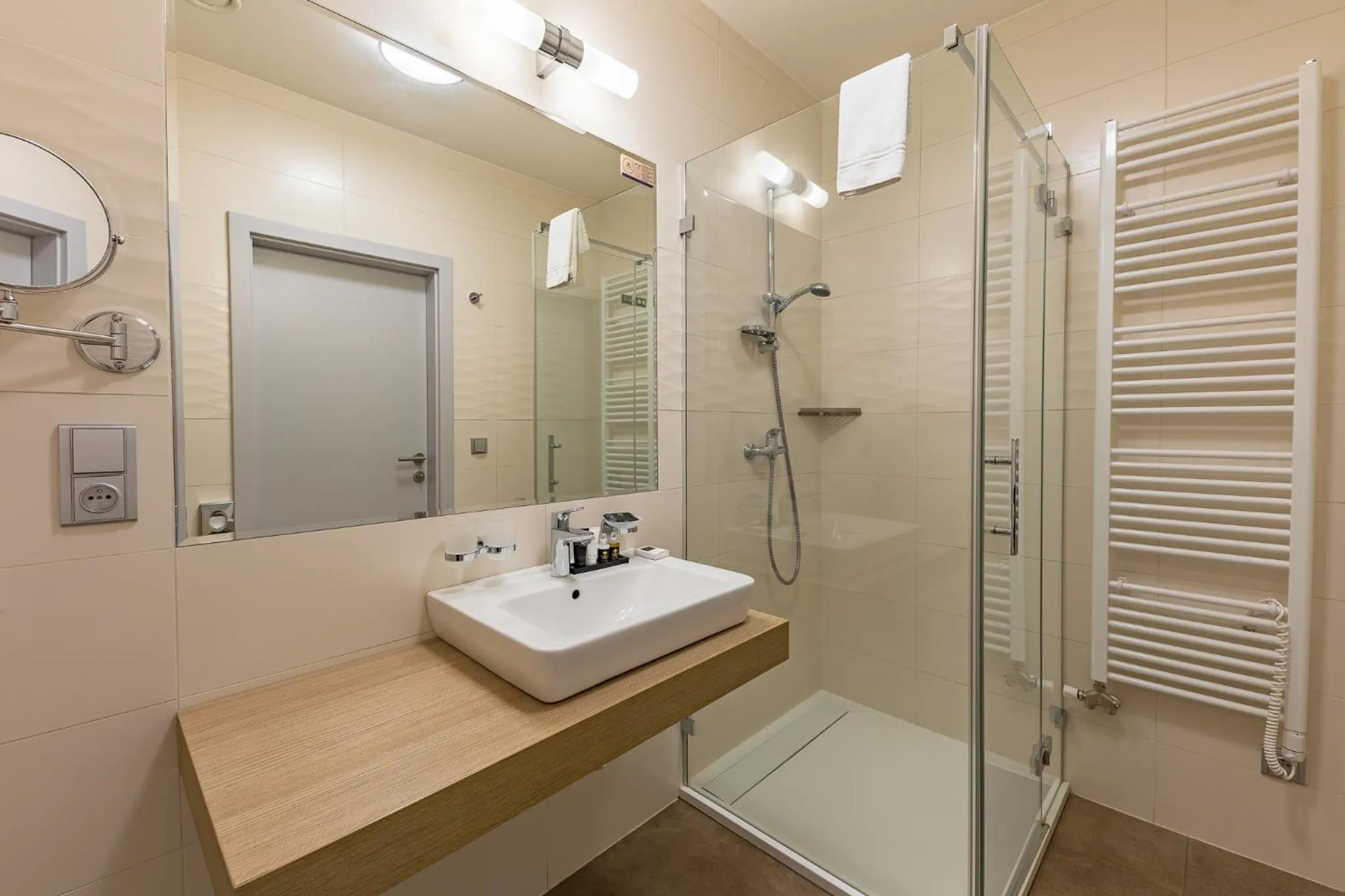 Shower in Wellness & Spa hotel Villa Regenhart