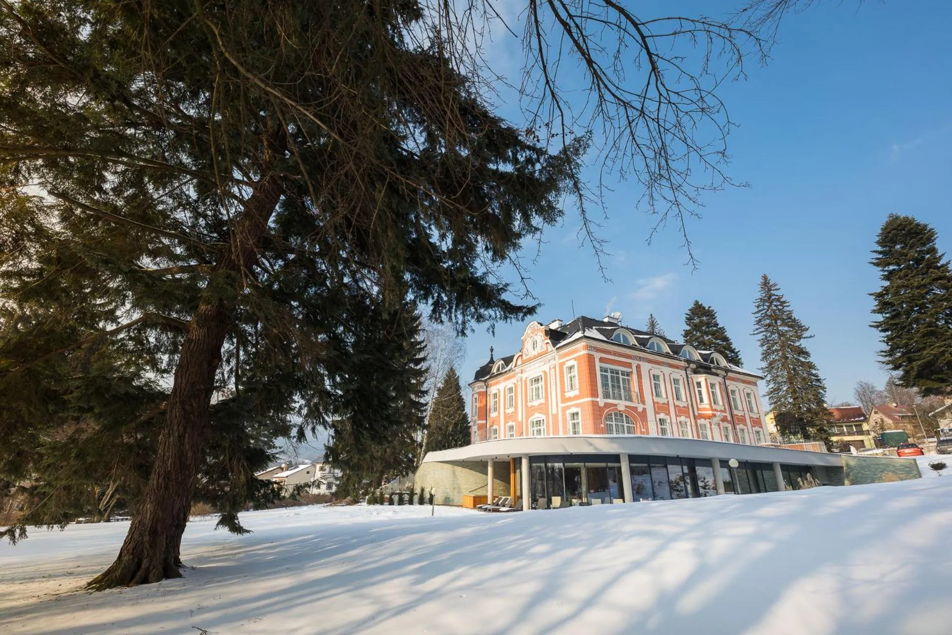 Property building in Wellness & Spa hotel Villa Regenhart