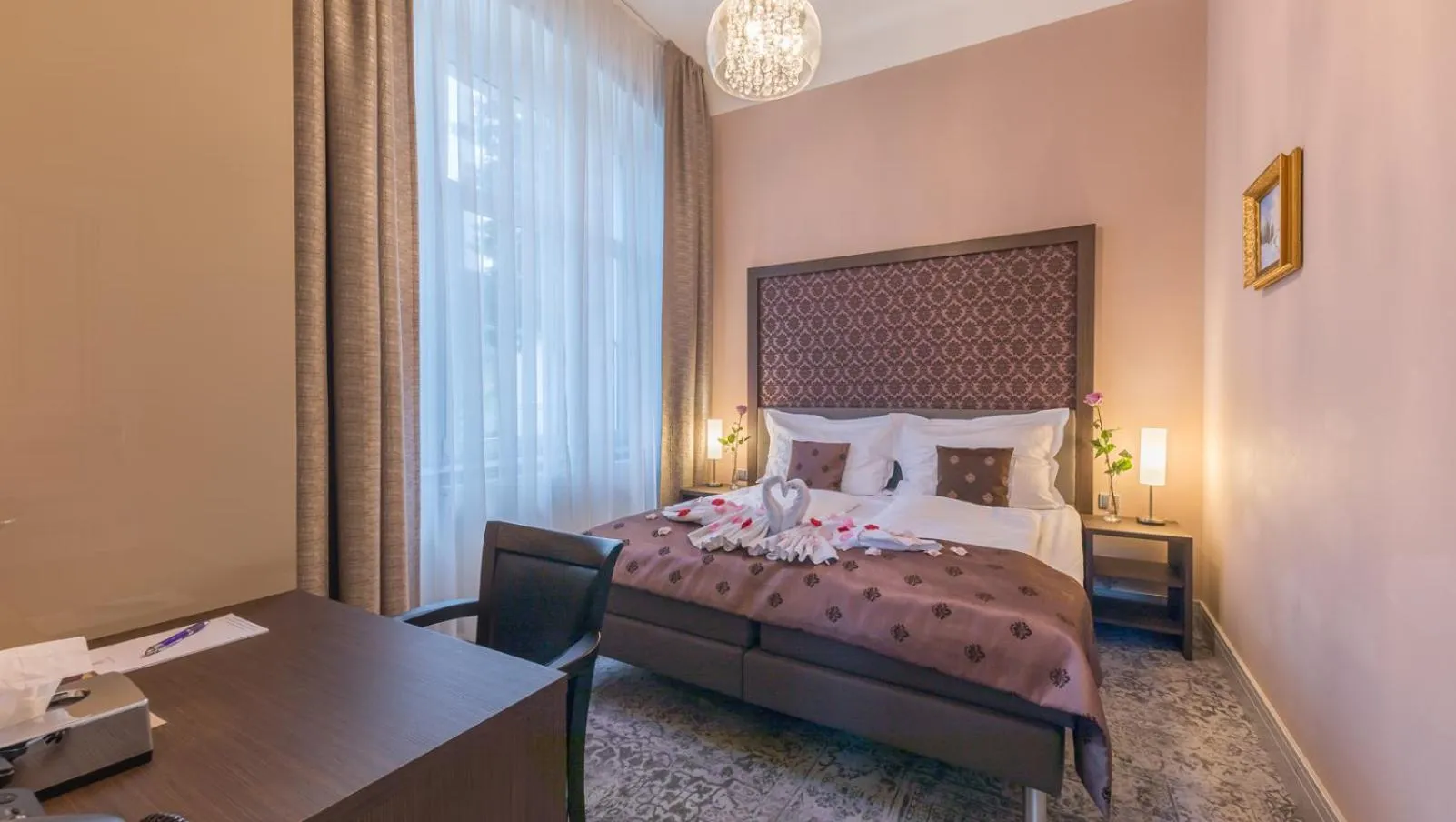 Bed in Wellness & Spa hotel Villa Regenhart