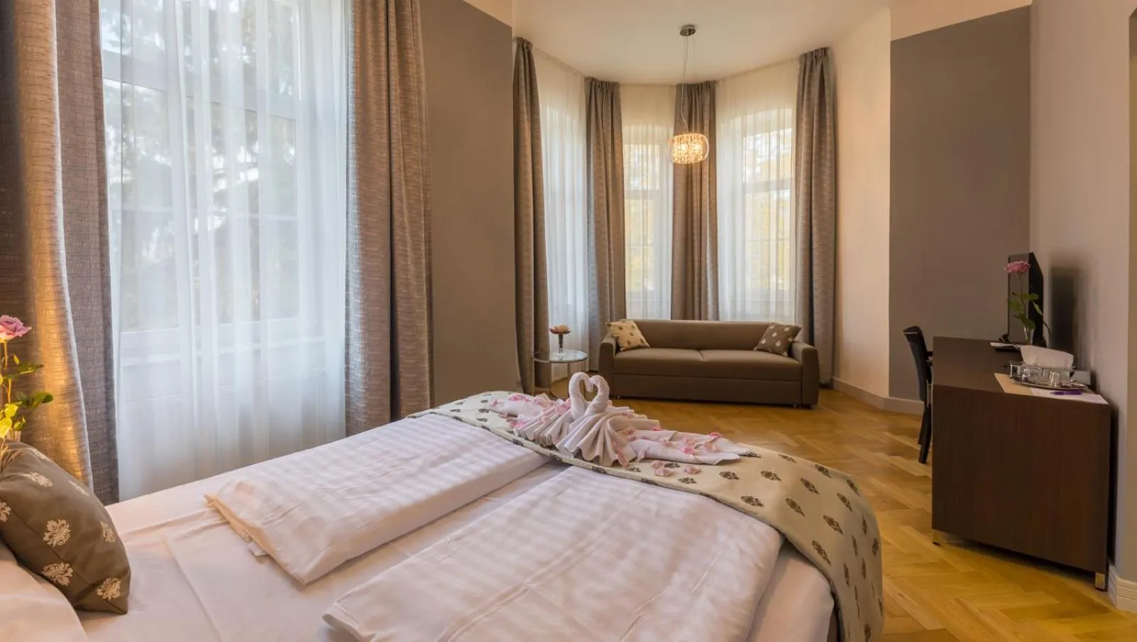 Bed in Wellness & Spa hotel Villa Regenhart