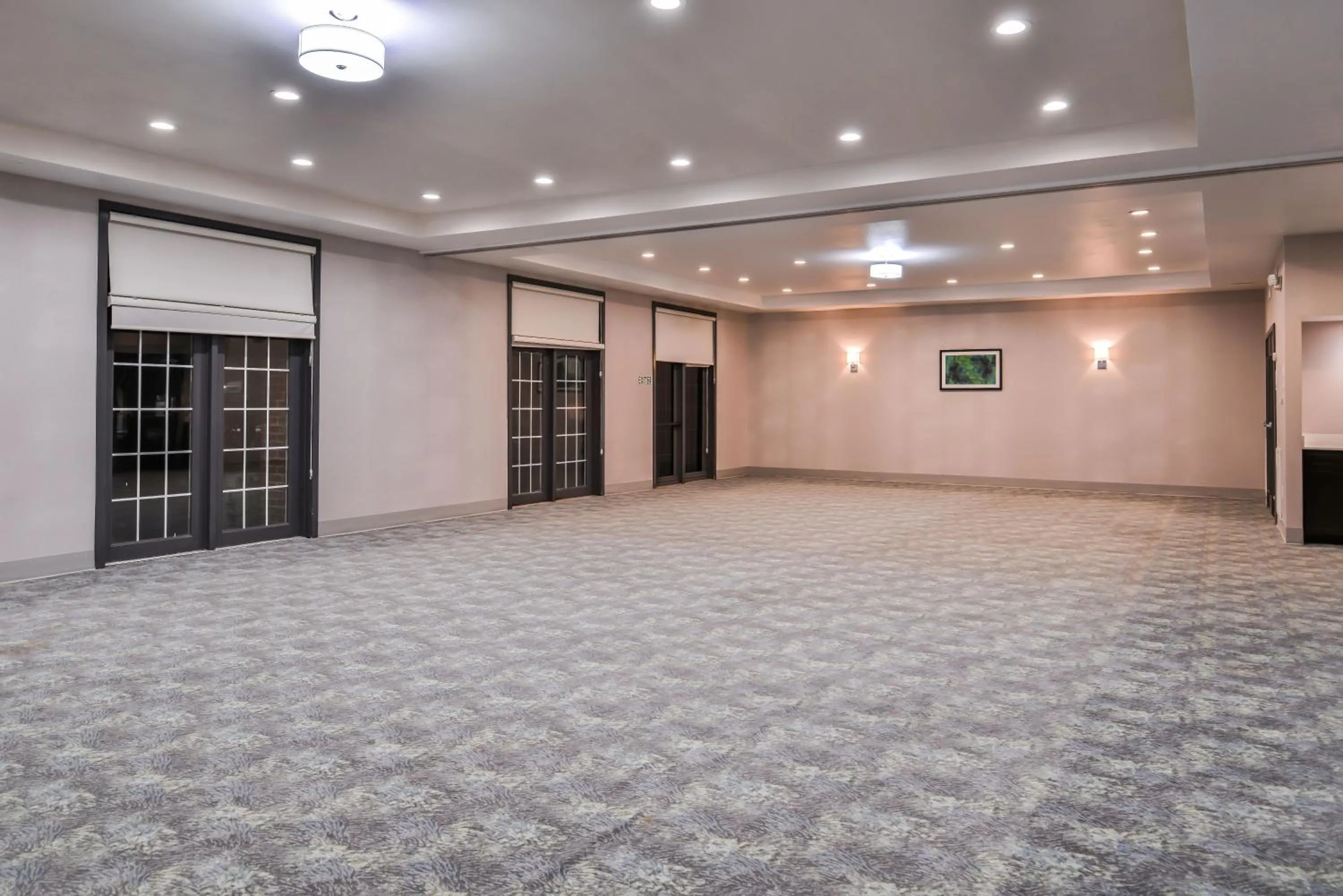 Meeting/conference room in Holiday Inn and Suites Addison by IHG