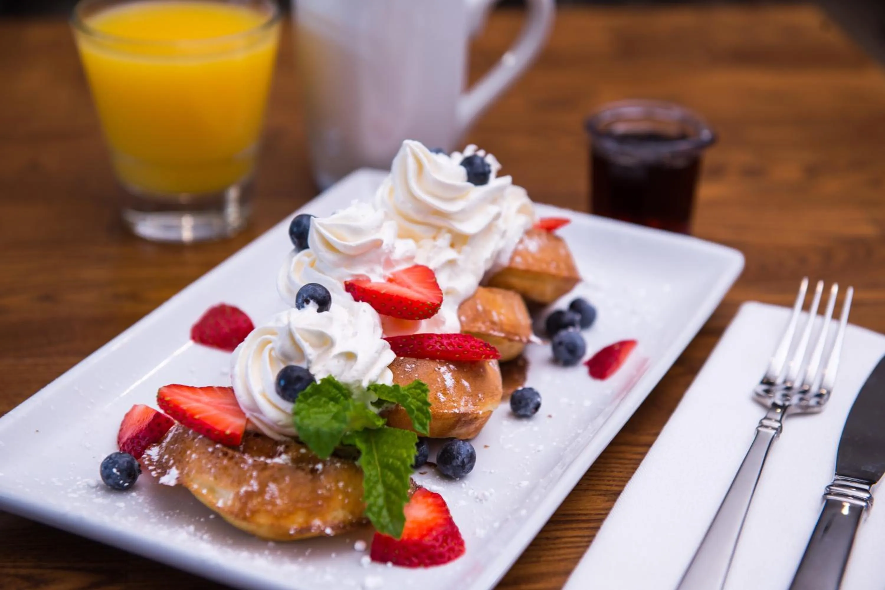 Restaurant/places to eat in Holiday Inn and Suites Addison by IHG