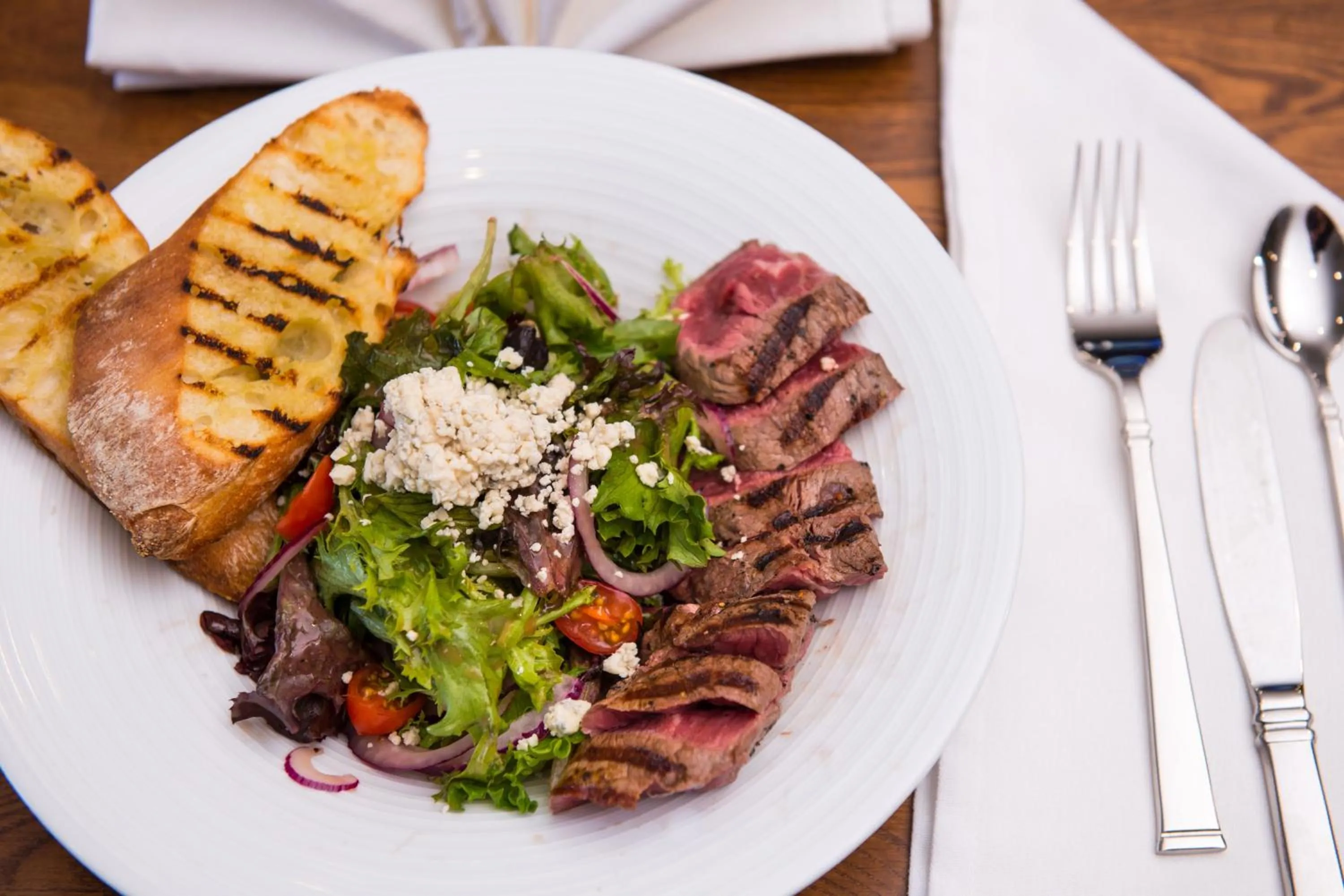 Restaurant/places to eat in Holiday Inn and Suites Addison by IHG