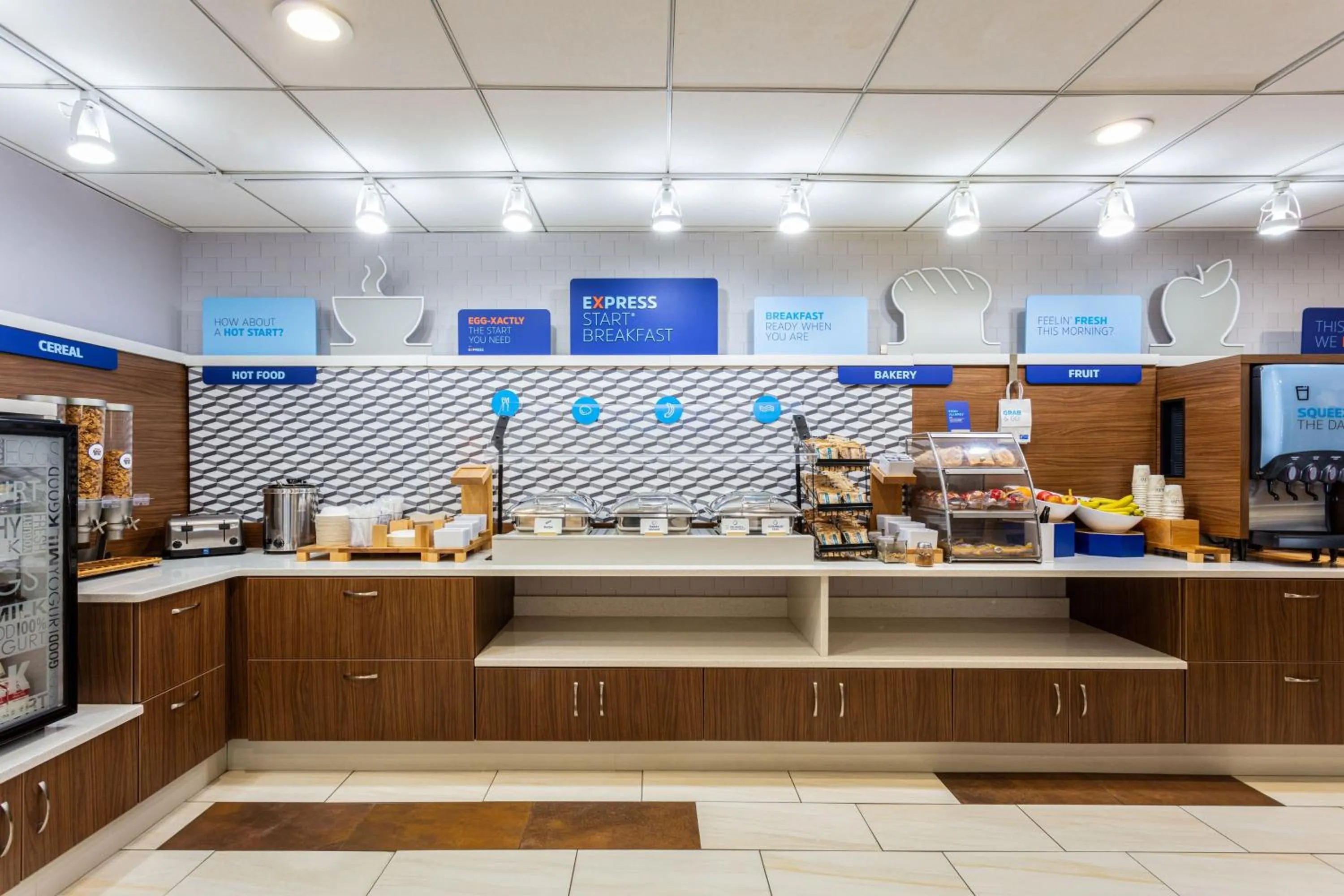 Breakfast in Holiday Inn Express & Suites Newport News by IHG