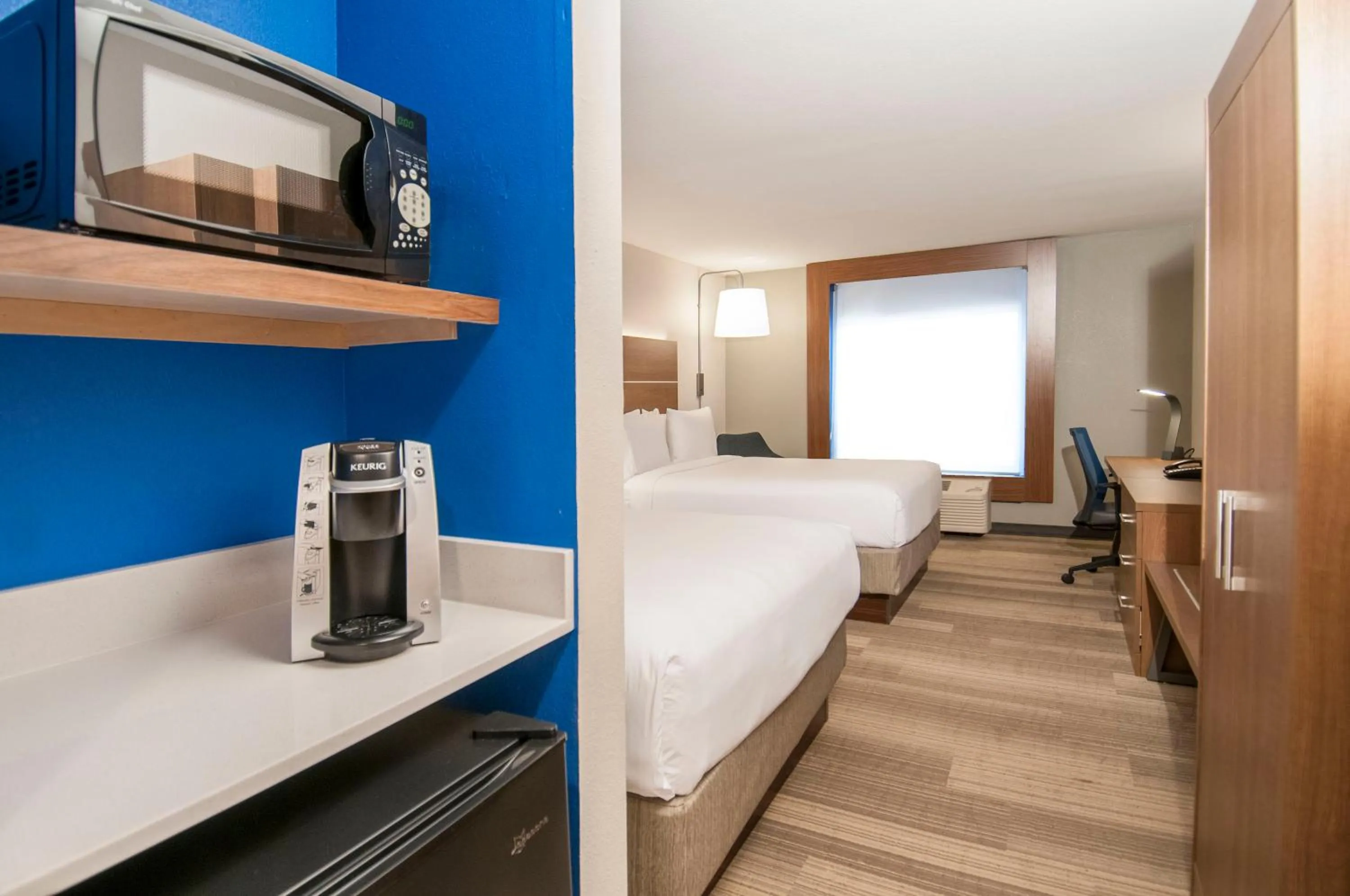 Photo of the whole room, Bed in Holiday Inn Express Hotel & Suites Plano West - Frisco by IHG