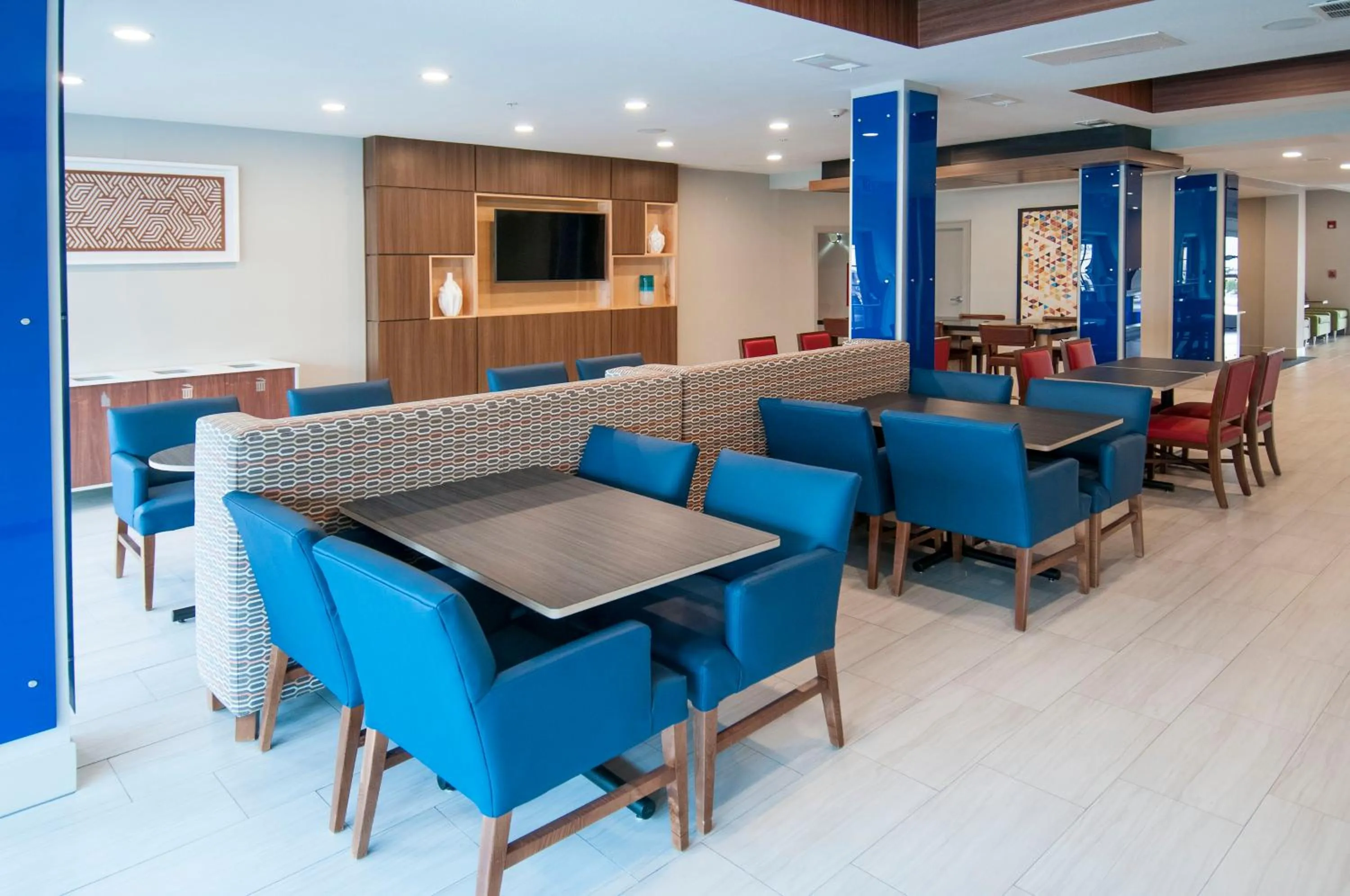 Property building in Holiday Inn Express Hotel & Suites Plano West - Frisco by IHG