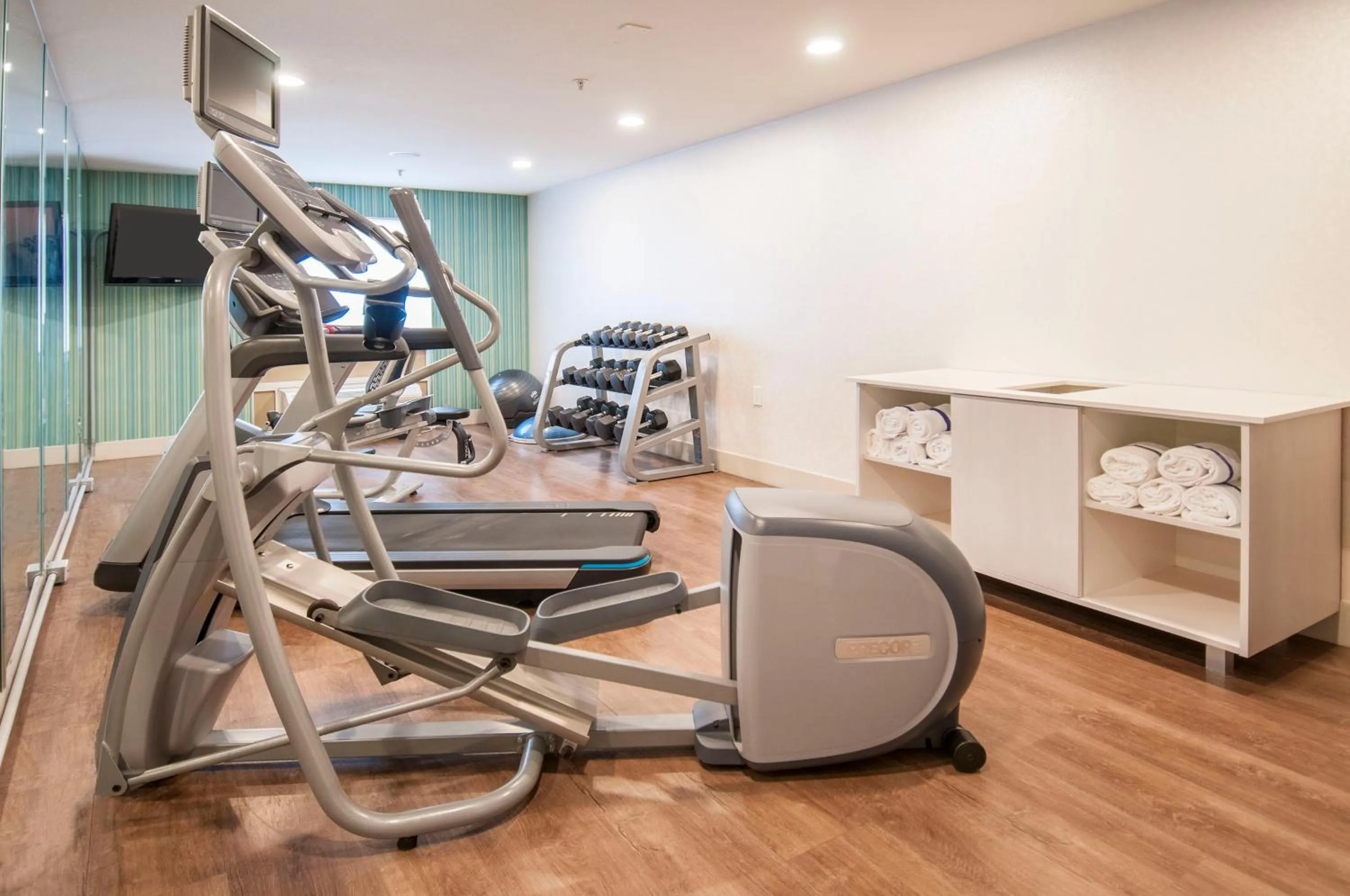 Fitness centre/facilities in Holiday Inn Express Hotel & Suites Plano West - Frisco by IHG
