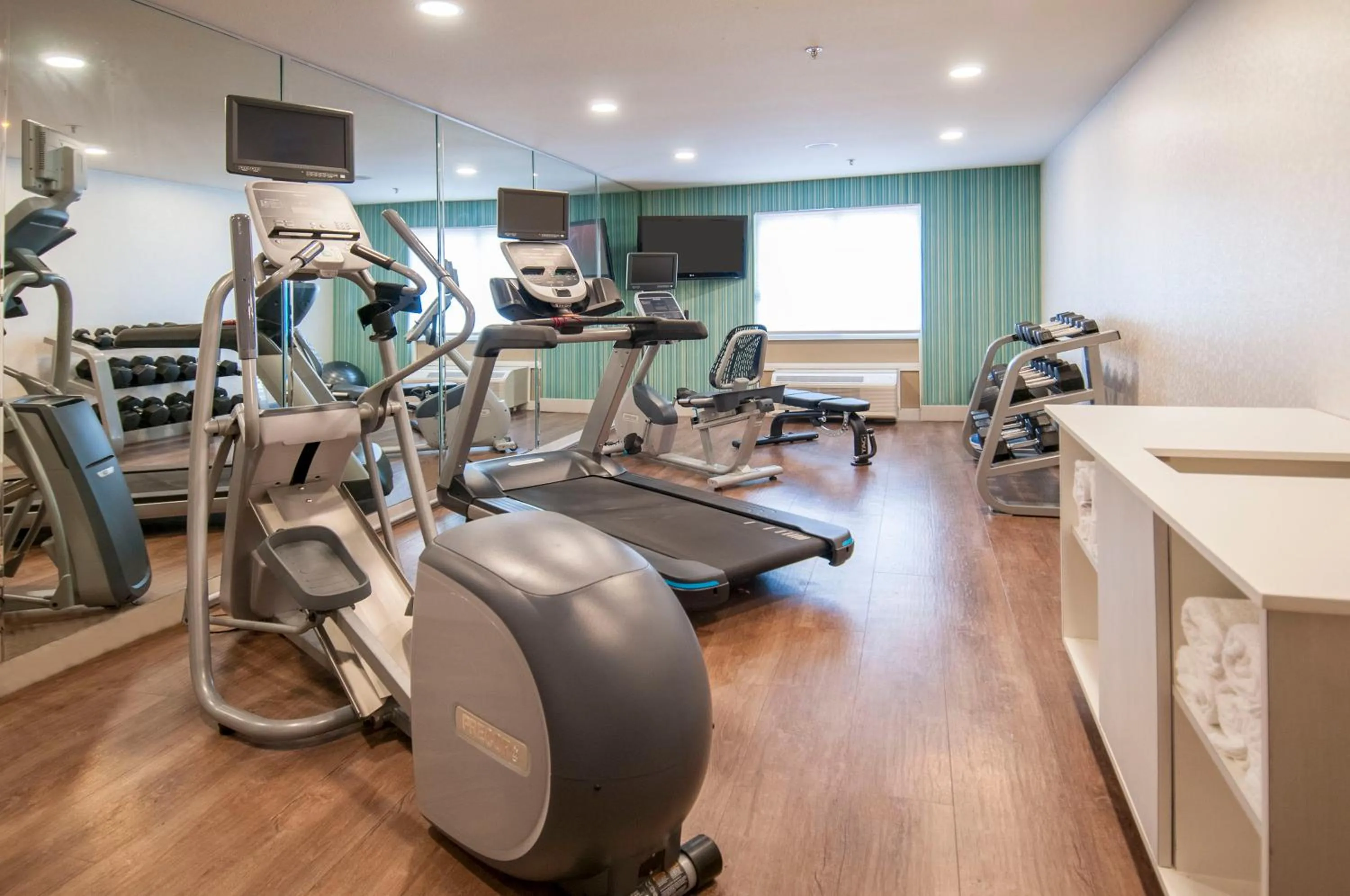 Fitness centre/facilities in Holiday Inn Express Hotel & Suites Plano West - Frisco by IHG