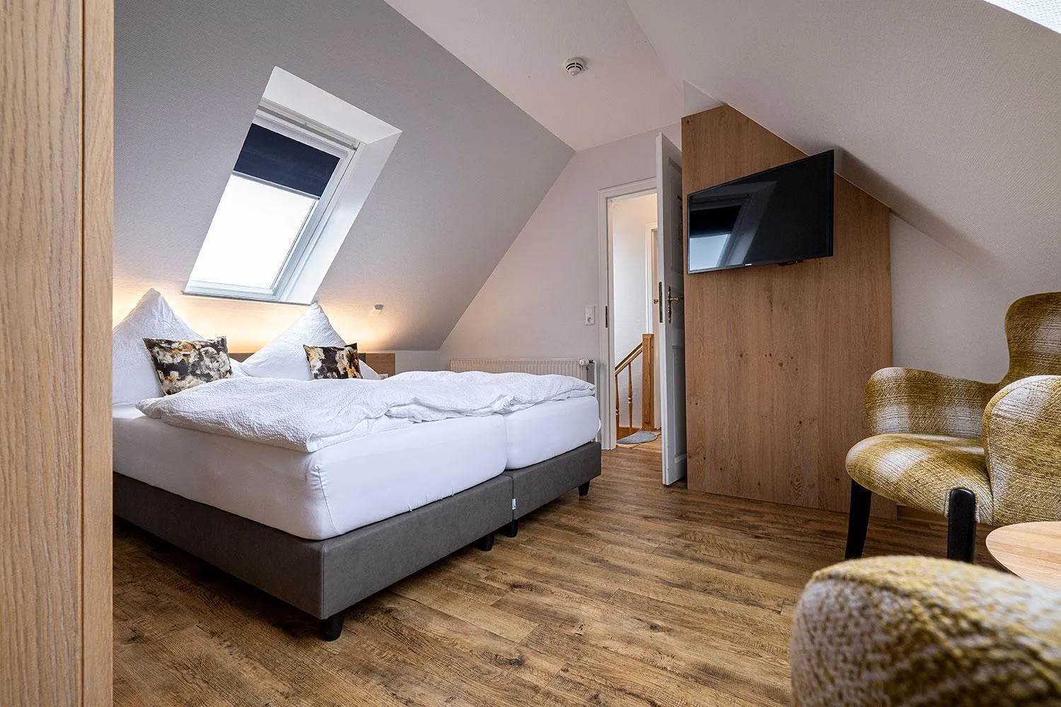 Photo of the whole room, Bed in Hotel Neuwarft